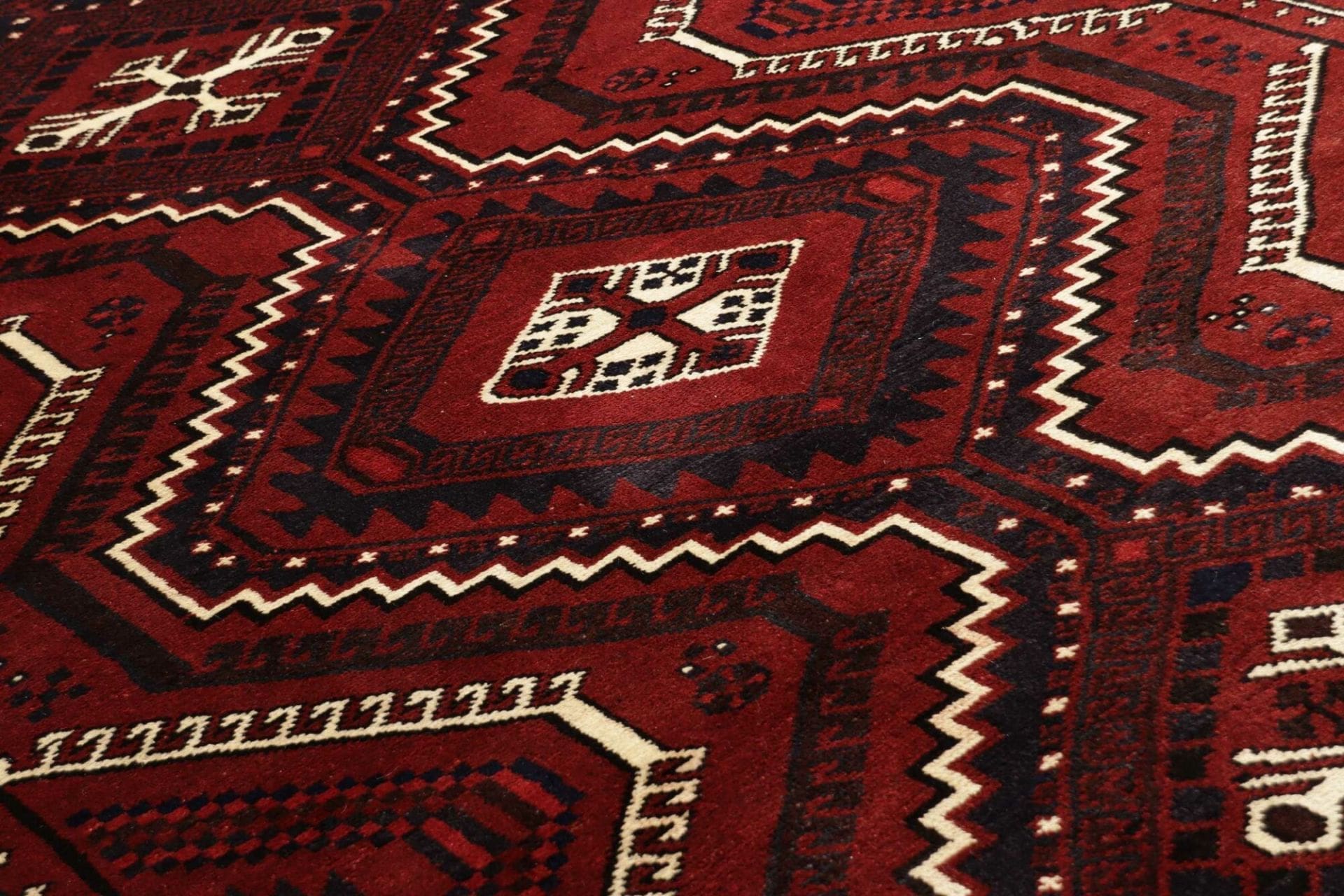 lori-orientteppich-228-x-310-cm-geometrisches-muster-handgeknupft-8 Handgeknüpfter Loribaft Perserteppich 228 × 310 cm