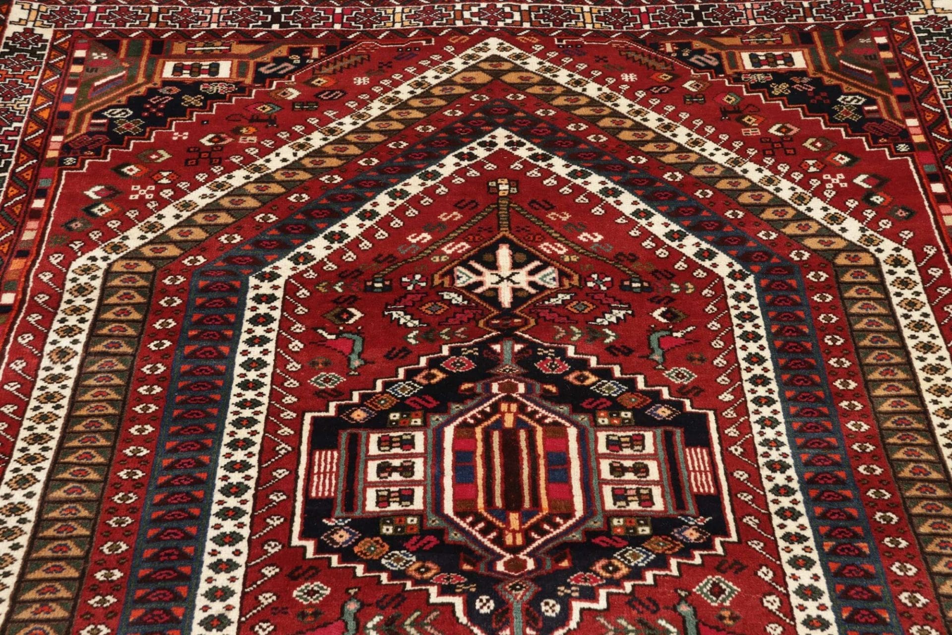 gashghai-orientteppich-178-x-238cm-handgeknupft-wolle-bunt-6 Handgeknüpfter Qashqai Perserteppich, 178 × 238 cm, Wolle