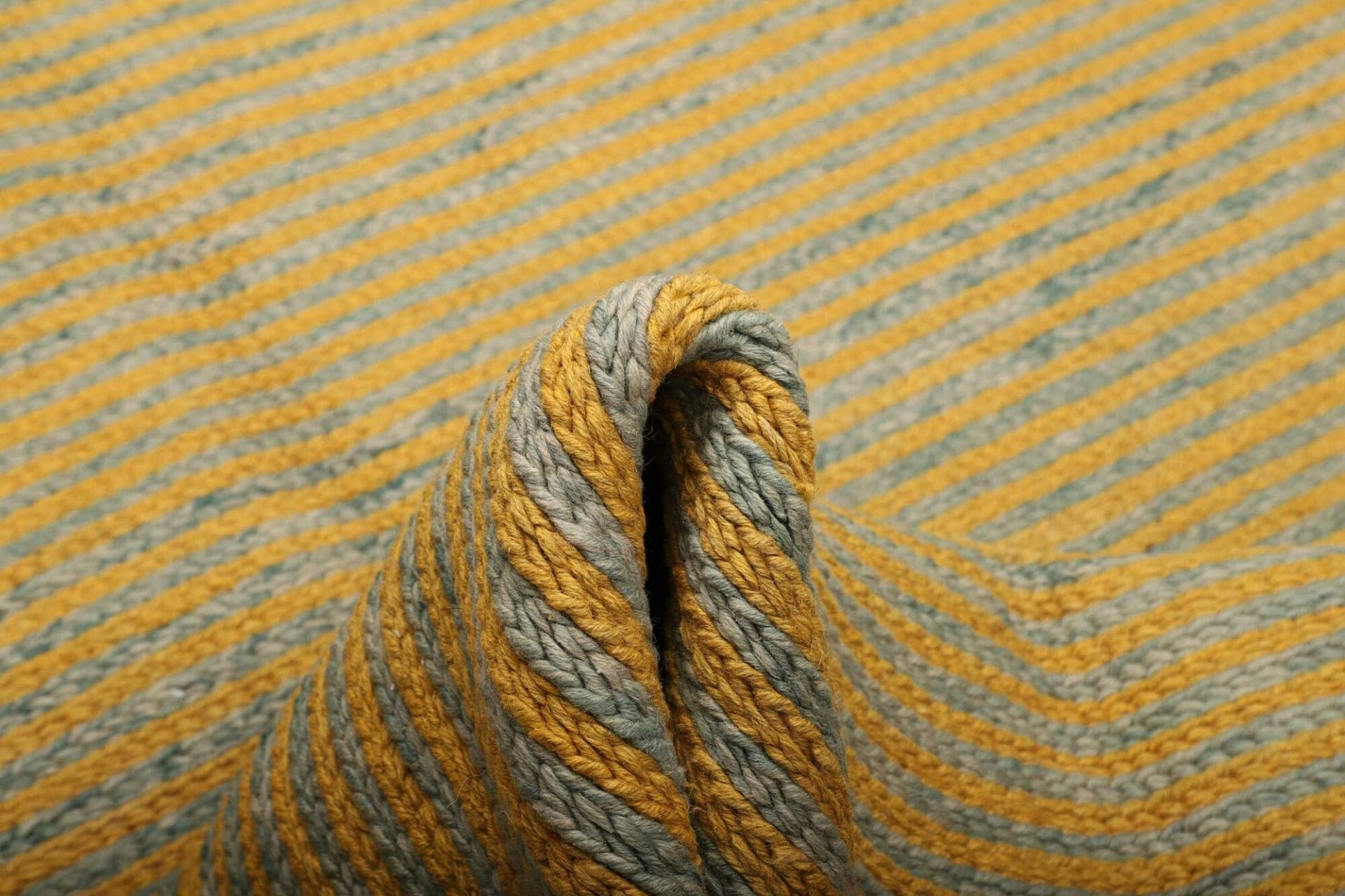 Kelim Perserteppich aus Iran, 179 × 245 cm