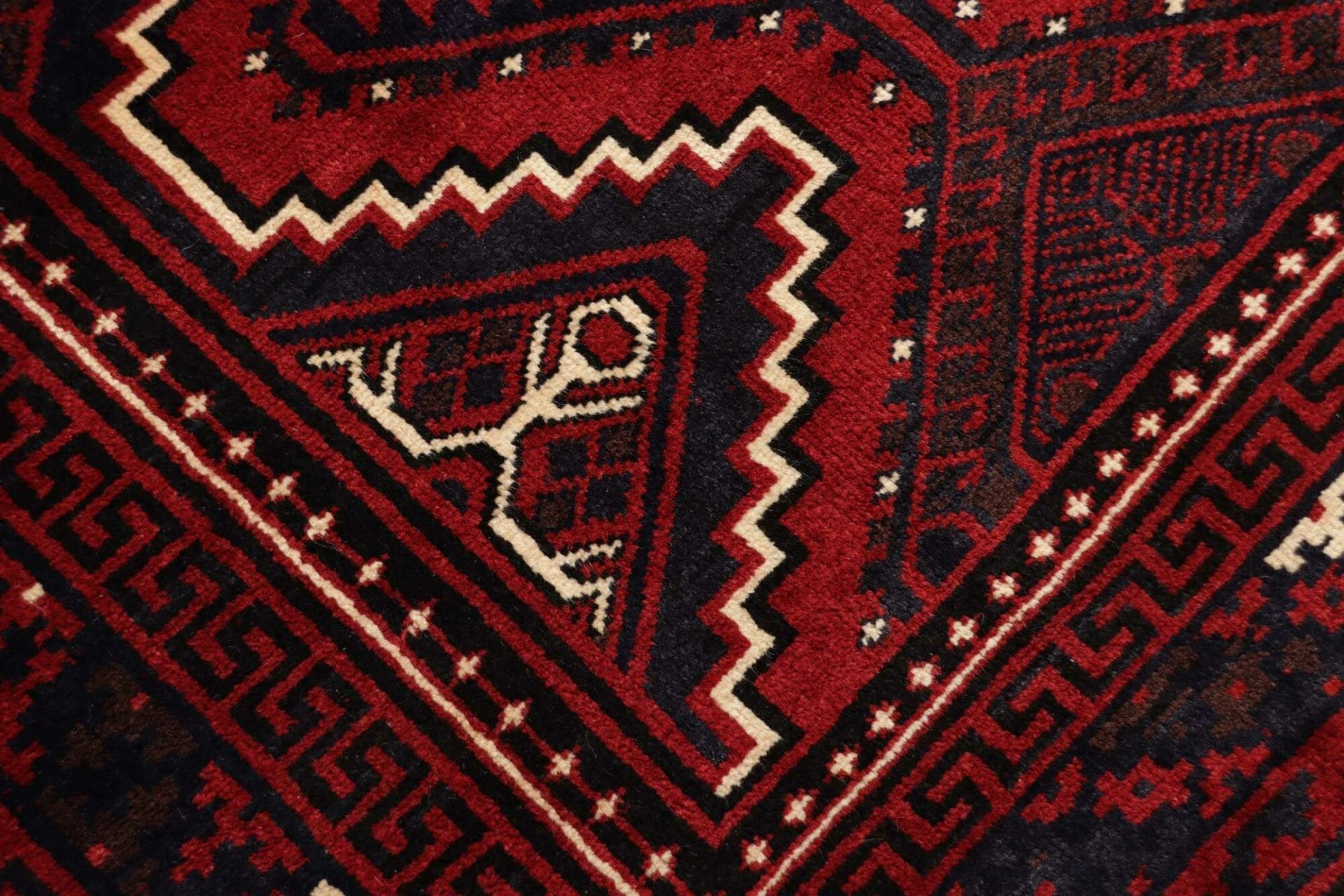 lori-orientteppich-228-x-315-cm-mit-geometrischen-mustern-handgeknupft-5 Loribaft Perserteppich aus Iran, 228 × 315 cm