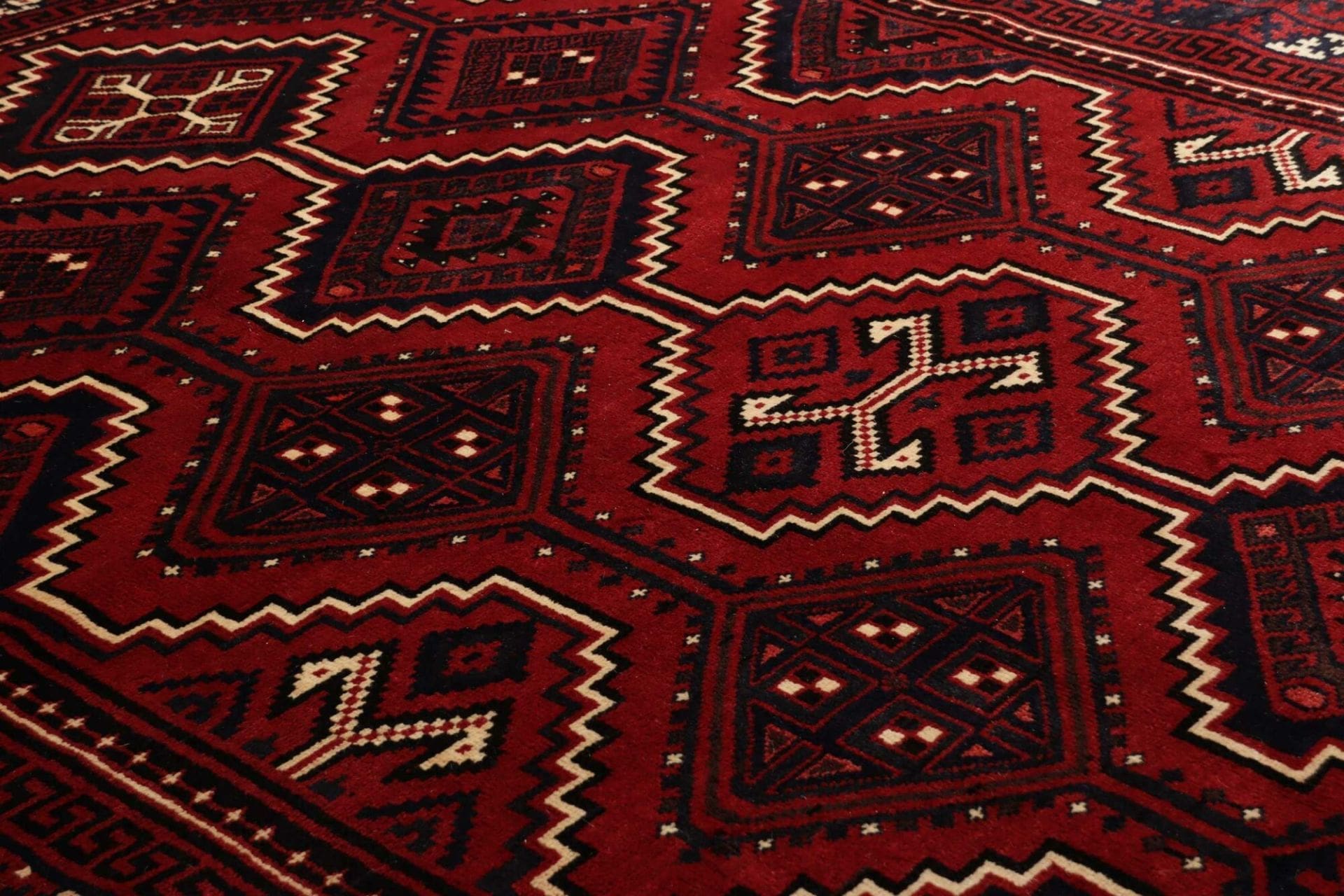 lori-orientteppich-228-x-315-cm-mit-geometrischen-mustern-handgeknupft-7 Loribaft Perserteppich aus Iran, 228 × 315 cm