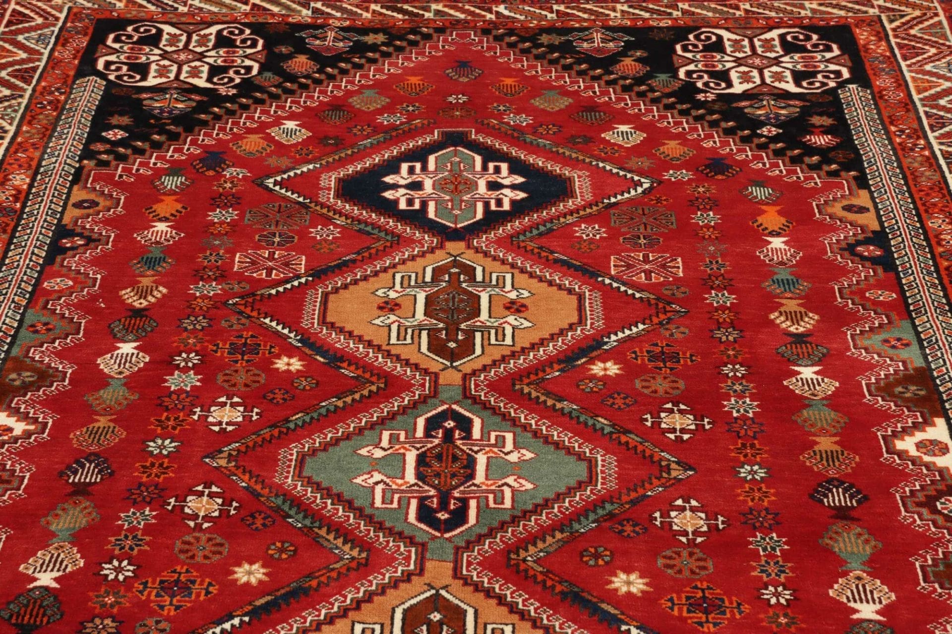 shiraz-teppich-181-x-270cm-handgeknupft-aus-schurwolle-7 Shiraz Perserteppich aus Iran, 181 × 270 cm