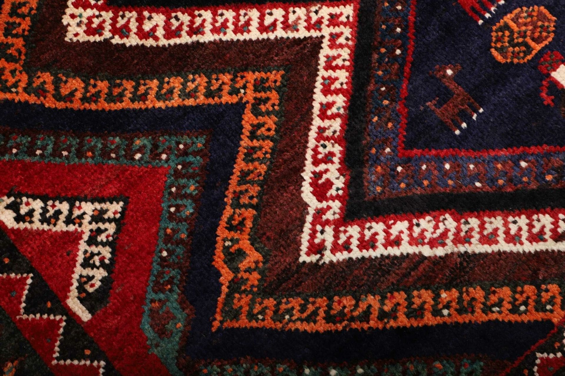 Shiraz Perserteppich aus Iran, 180 × 263 cm