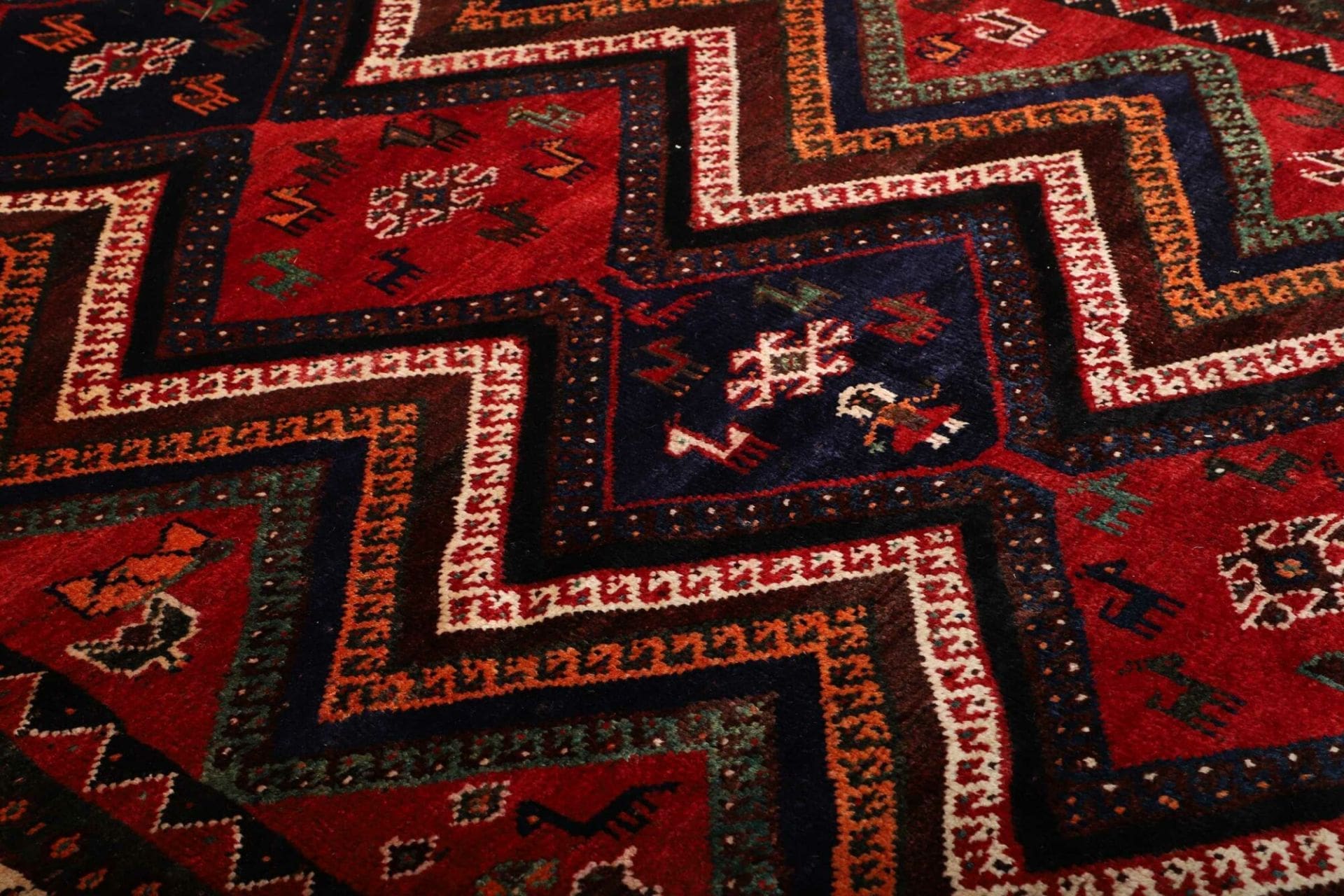 Shiraz Perserteppich aus Iran, 180 × 263 cm