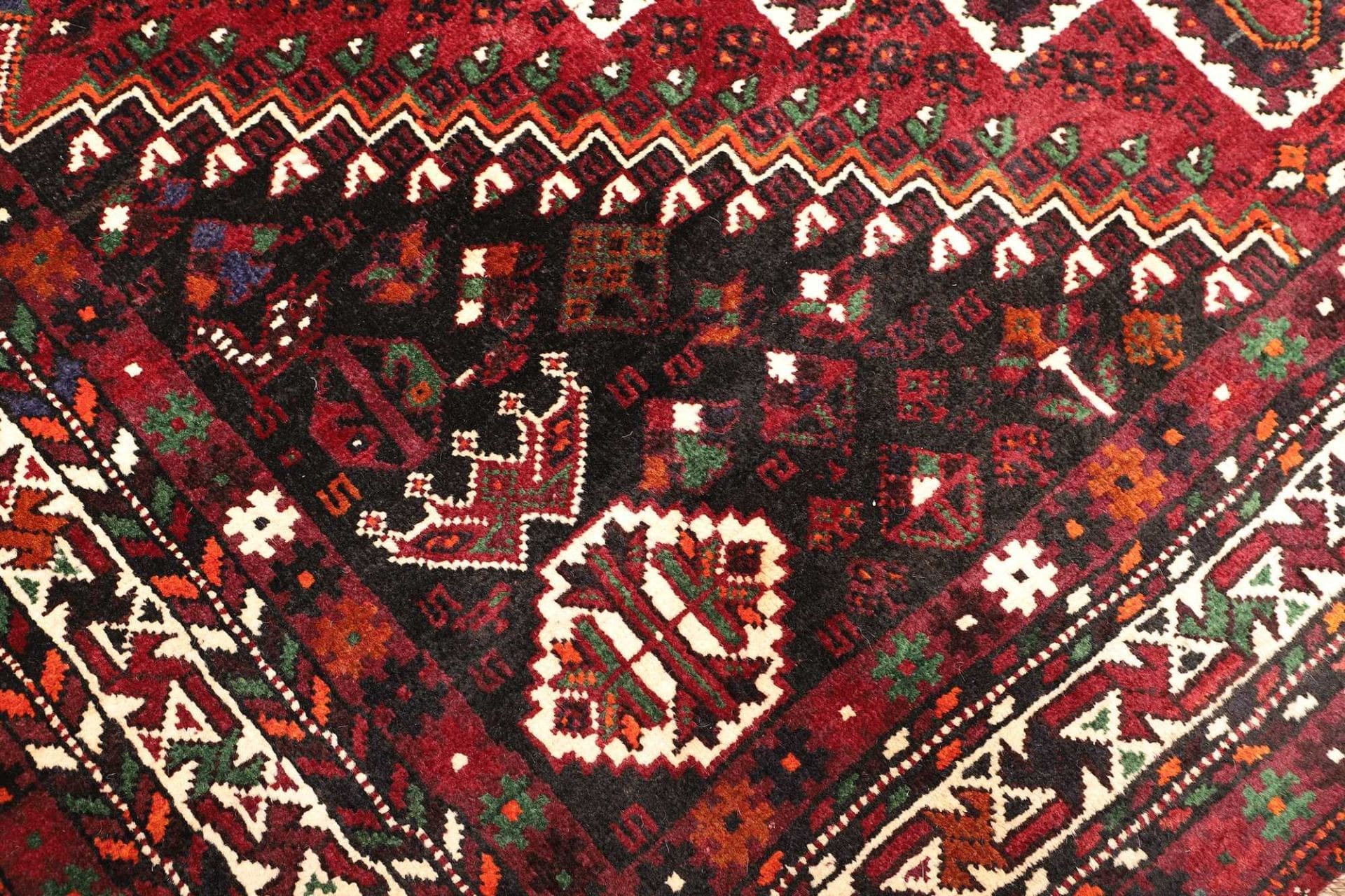 shiraz-teppich-189-x-260cm-wolle-geometrisches-muster-handgeknupft-5 Shiraz Perserteppich 189 × 260 cm aus Wolle, handgeknüpft