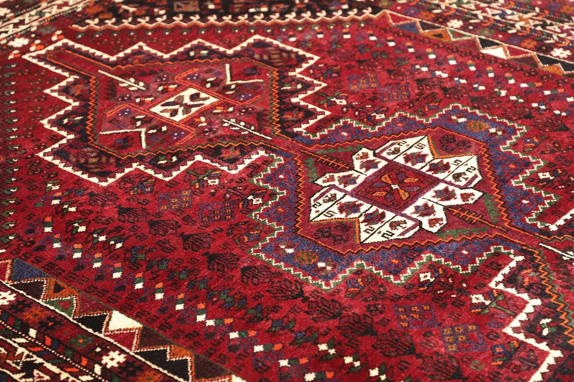 shiraz-teppich-189-x-260cm-wolle-geometrisches-muster-handgeknupft-6 Shiraz Perserteppich 189 × 260 cm aus Wolle, handgeknüpft