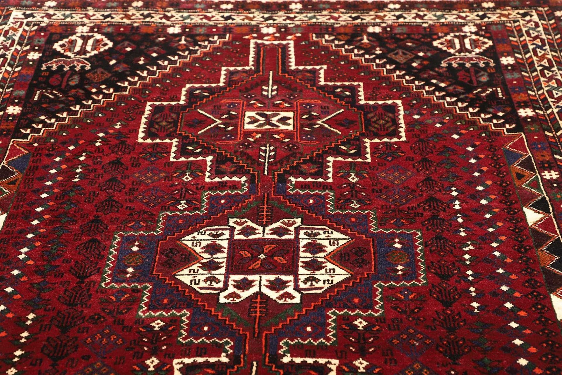 shiraz-teppich-189-x-260cm-wolle-geometrisches-muster-handgeknupft-7 Shiraz Perserteppich 189 × 260 cm aus Wolle, handgeknüpft