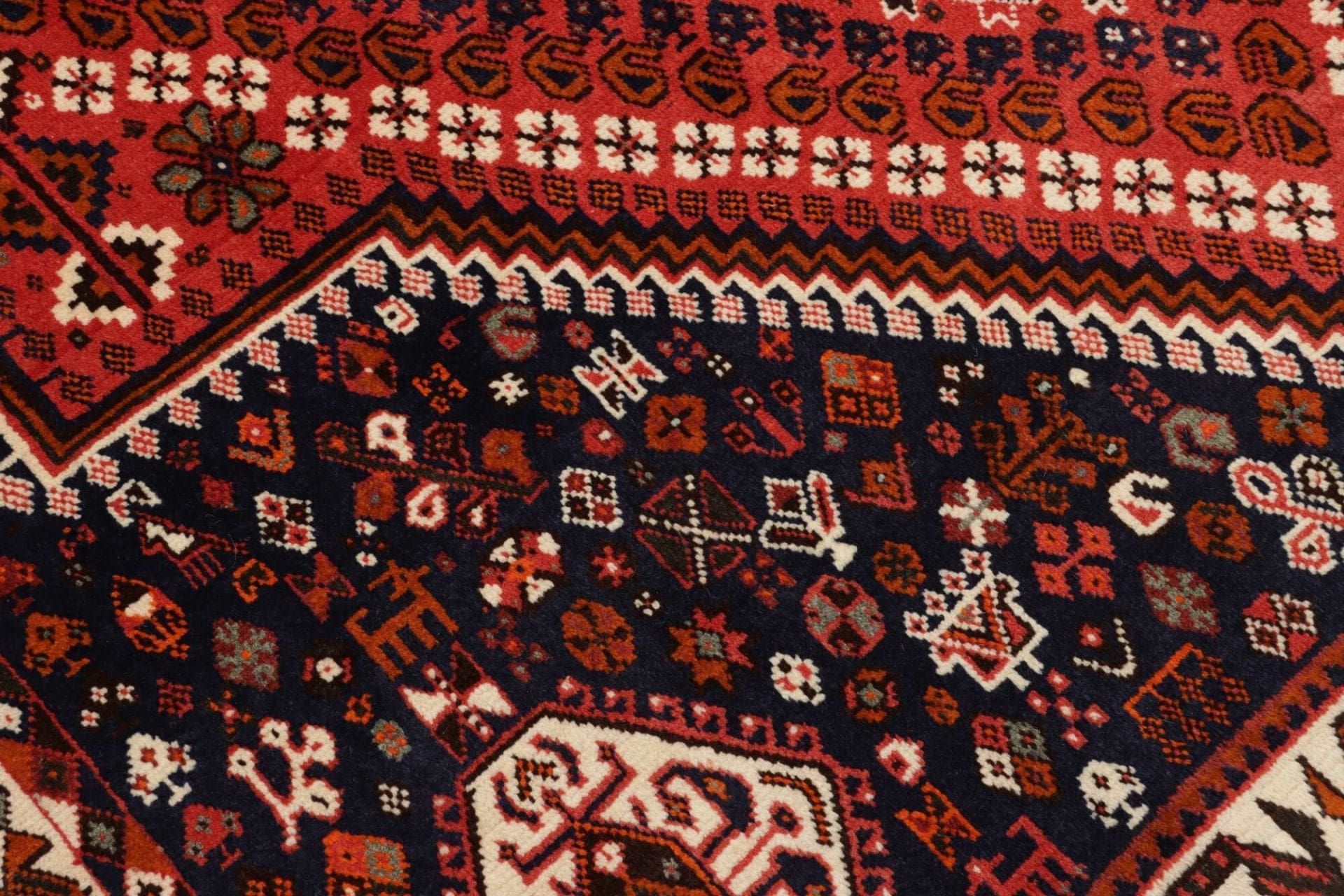 shiraz-teppich-175-x-285-cm-wolle-handgeknupft-geometrisches-muster-5 Shiraz Perserteppich aus Iran, 175 × 285 cm