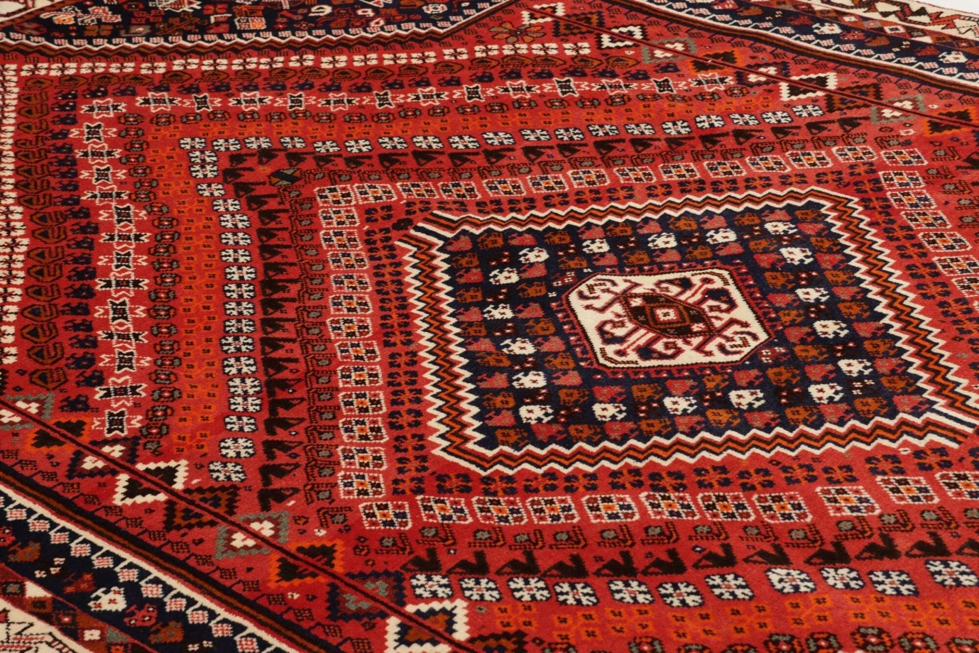 shiraz-teppich-175-x-285-cm-wolle-handgeknupft-geometrisches-muster-6 Shiraz Perserteppich aus Iran, 175 × 285 cm