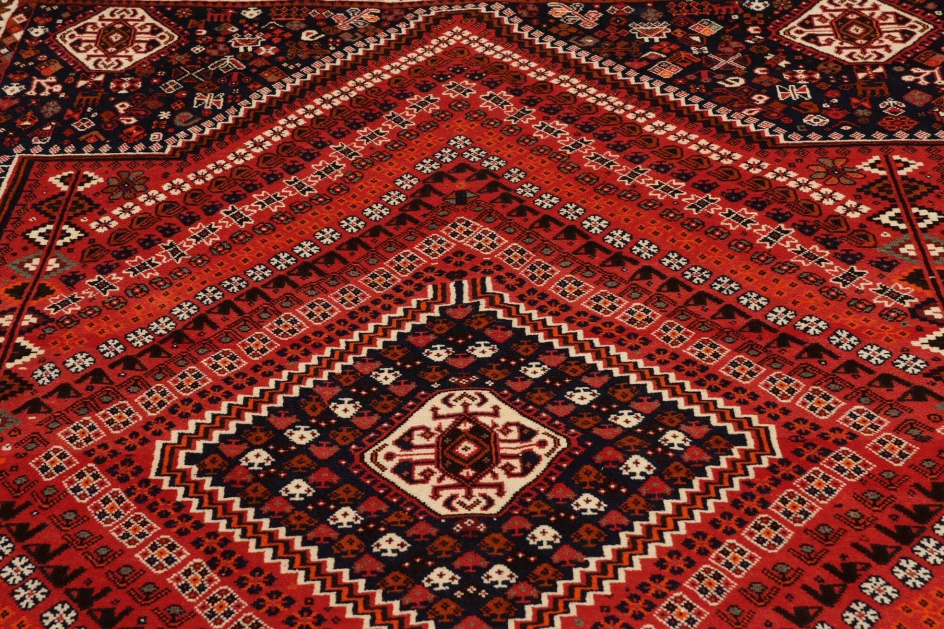 shiraz-teppich-175-x-285-cm-wolle-handgeknupft-geometrisches-muster-7 Shiraz Perserteppich aus Iran, 175 × 285 cm