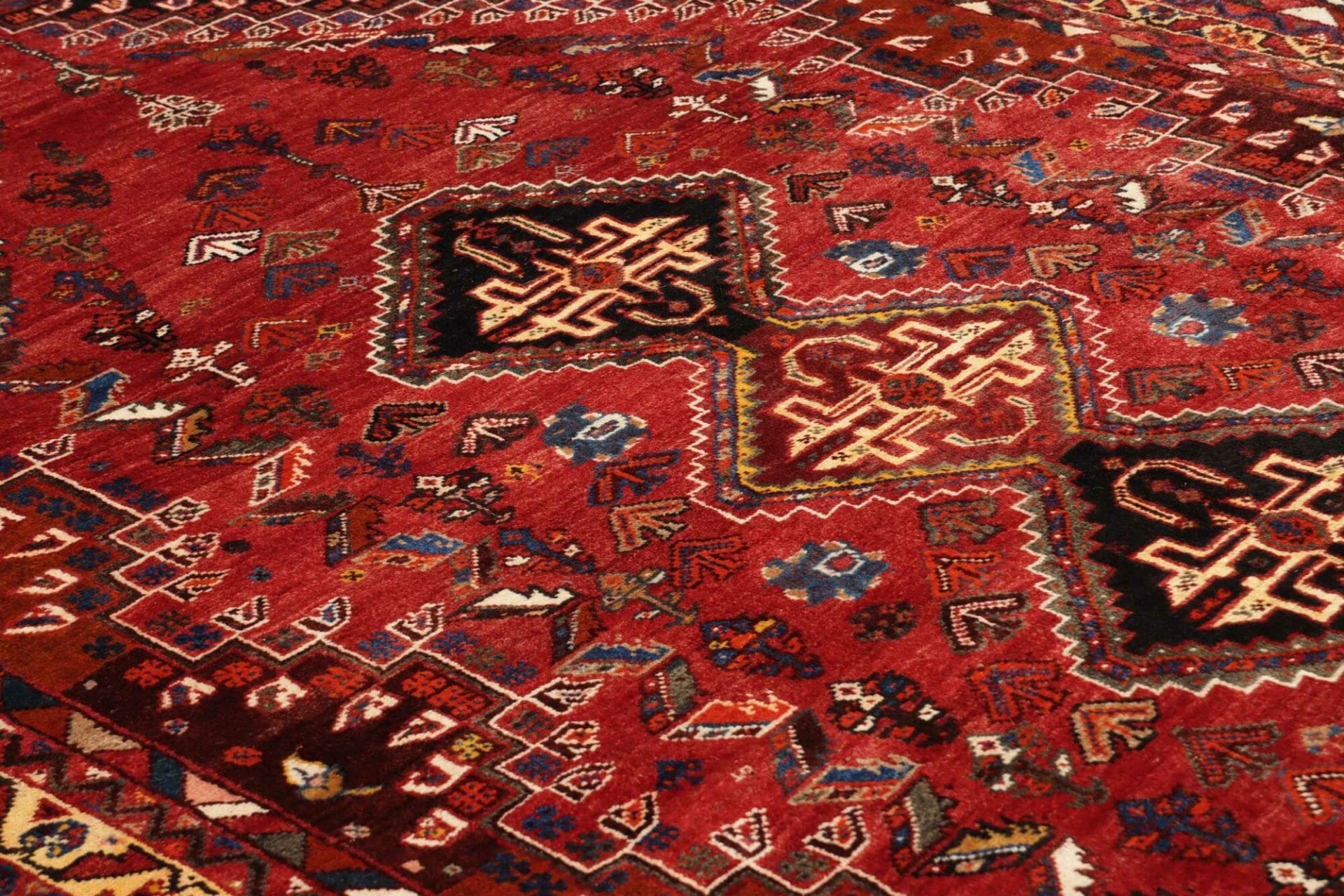 Shiraz Perserteppich 180 × 270 cm aus Wolle, handgeknüpft