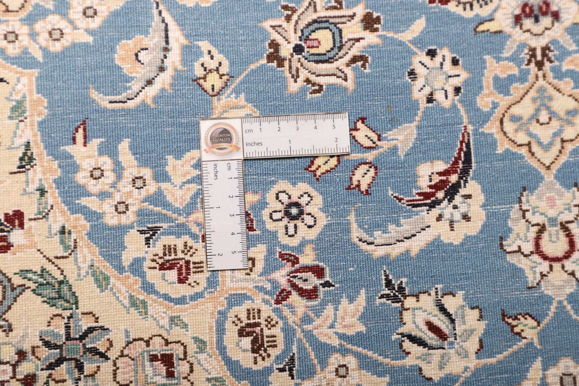 Nain Perserteppich aus Iran, 83 × 126 cm