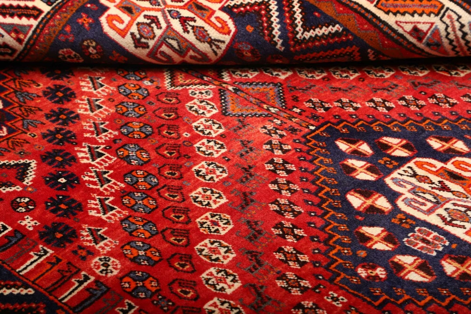 Shiraz Perserteppich aus Iran, 173 × 280 cm