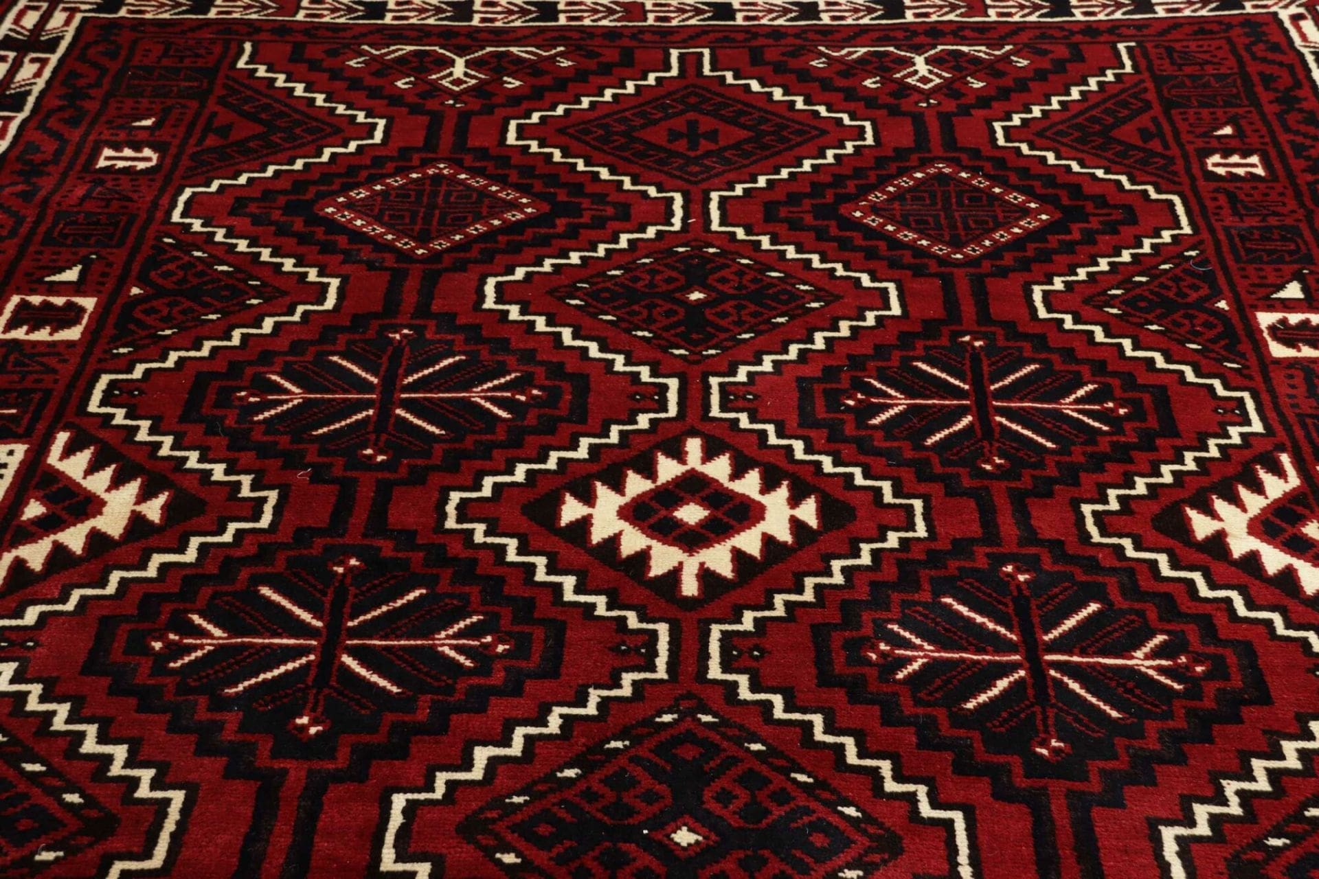 lori-orientteppich-229-x-306cm-geometrisches-muster-handgeknupft-8 Loribaft Perserteppich 229 × 306 cm aus Wolle, handgeknüpft