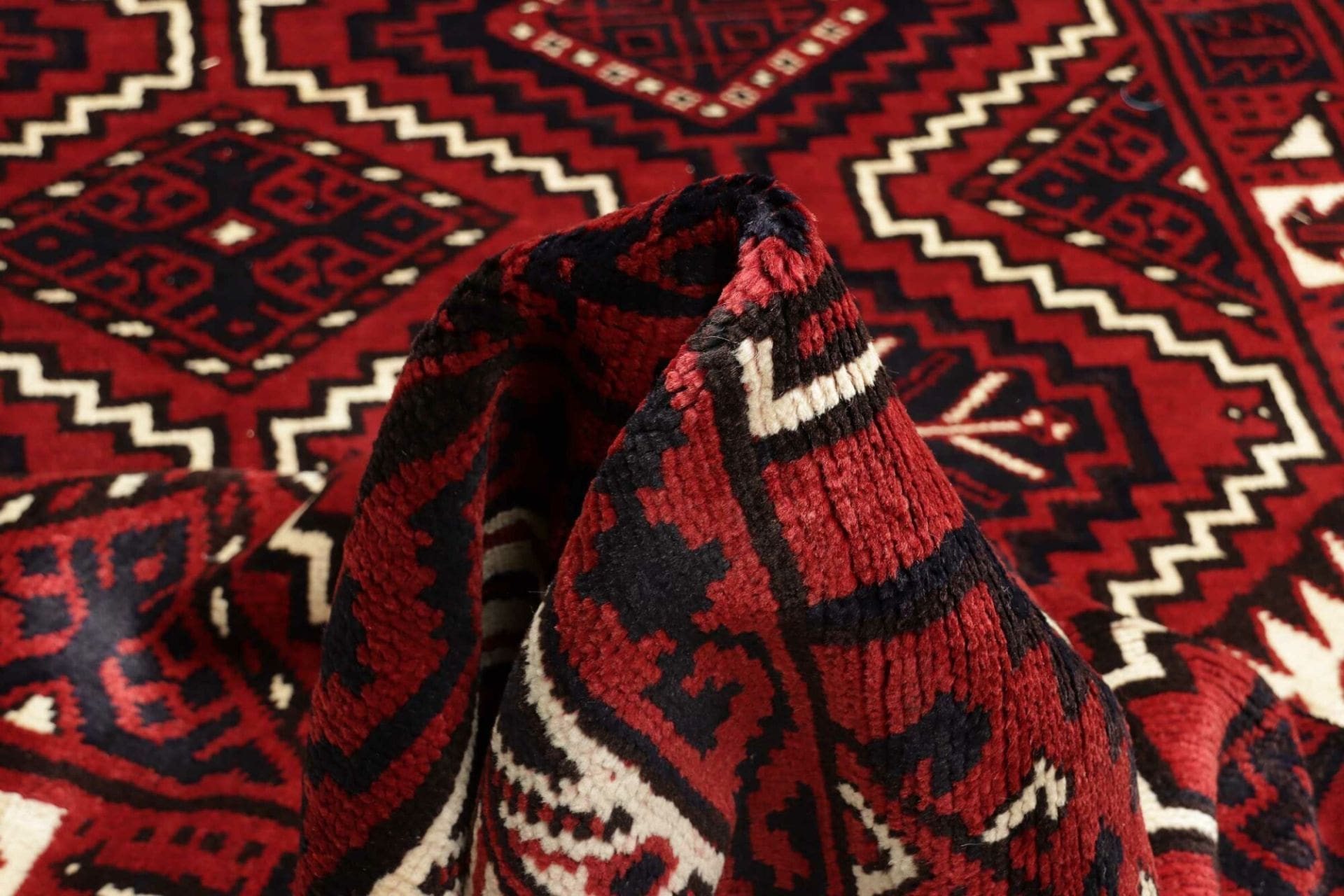 lori-orientteppich-229-x-306cm-geometrisches-muster-handgeknupft-9 Loribaft Perserteppich 229 × 306 cm aus Wolle, handgeknüpft