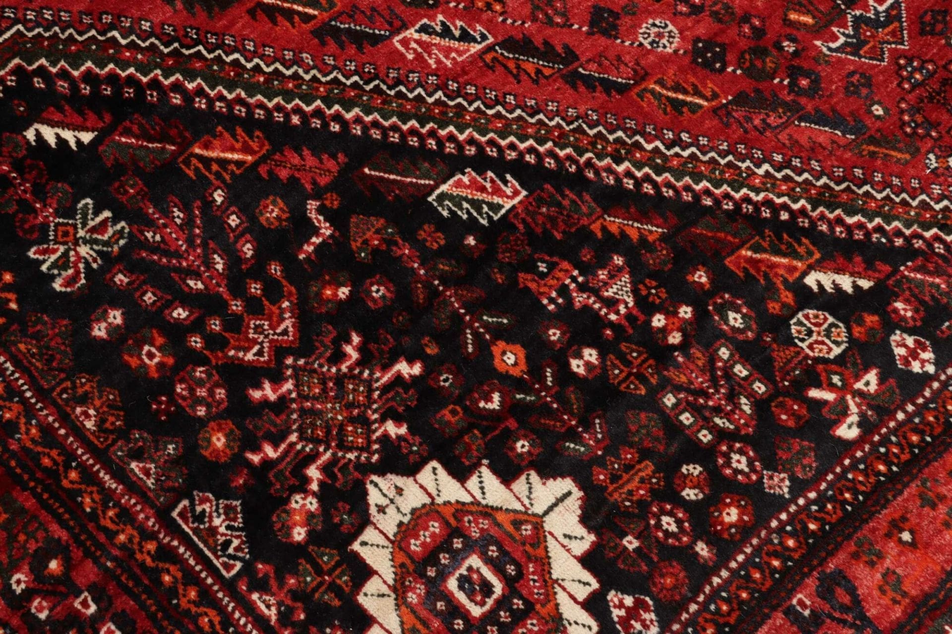 Handgeknüpfter Shiraz Perserteppich 178 × 260 cm