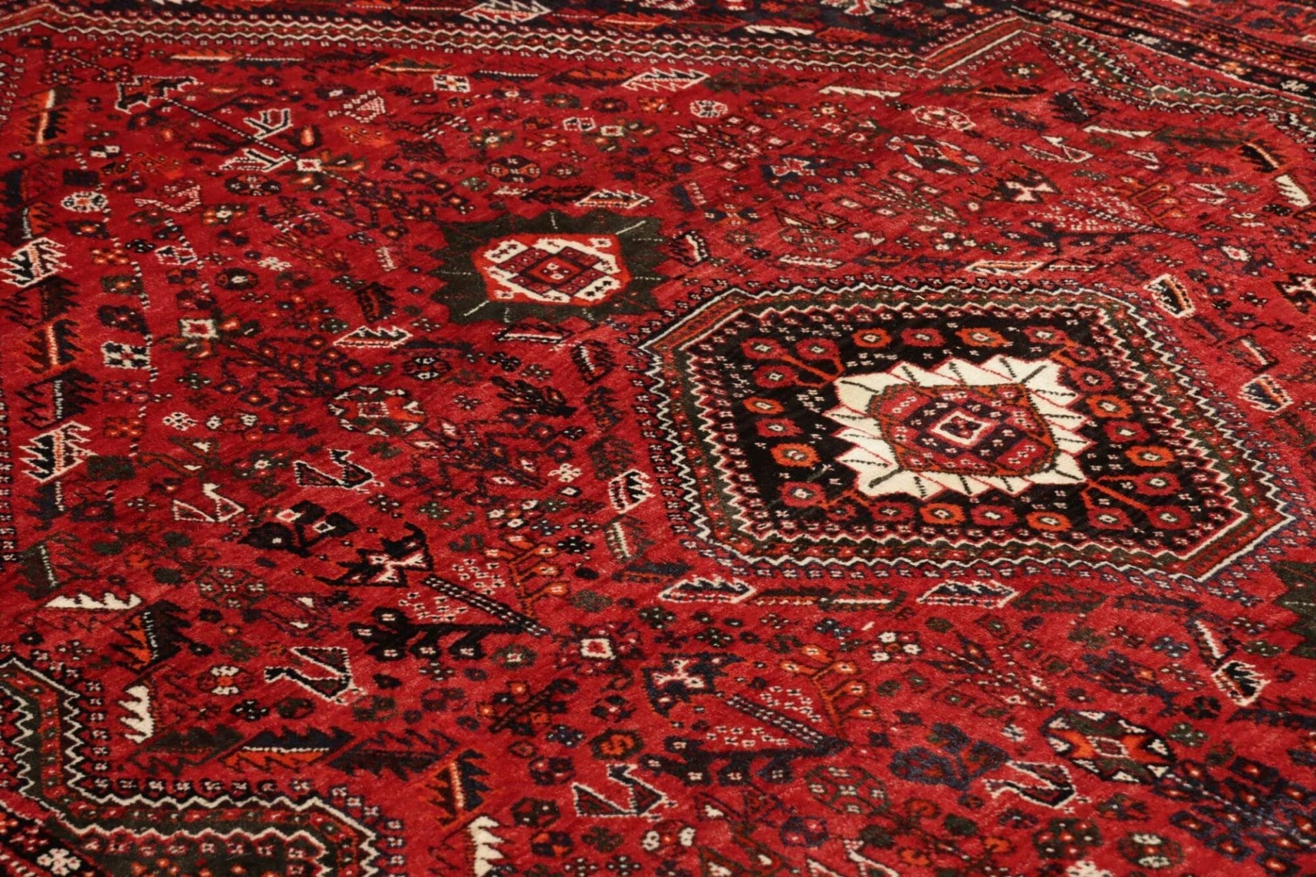 Handgeknüpfter Shiraz Perserteppich 178 × 260 cm