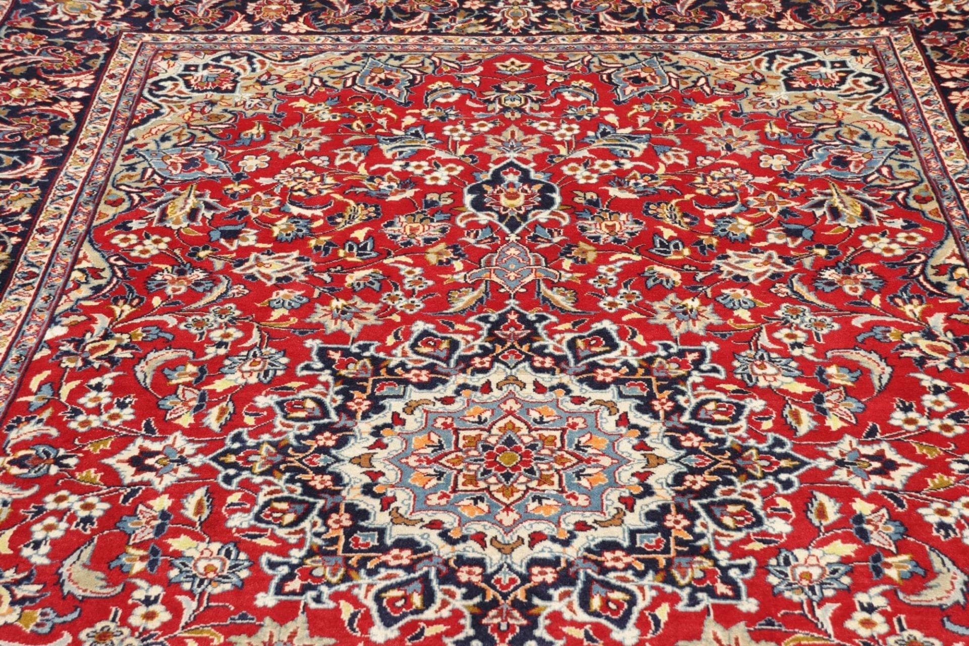 Perserteppich aus Iran, 218 × 340 cm