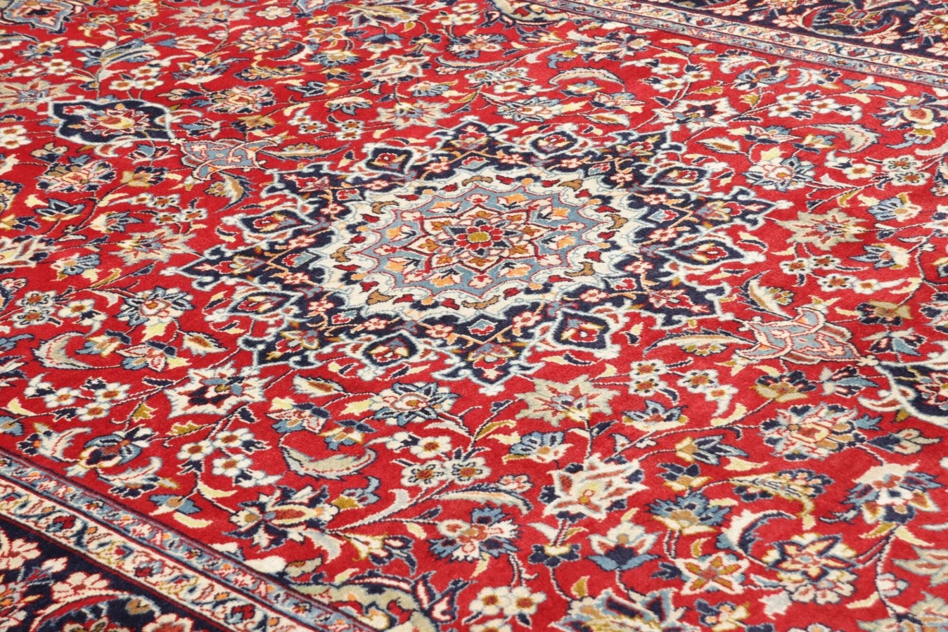 Perserteppich aus Iran, 218 × 340 cm