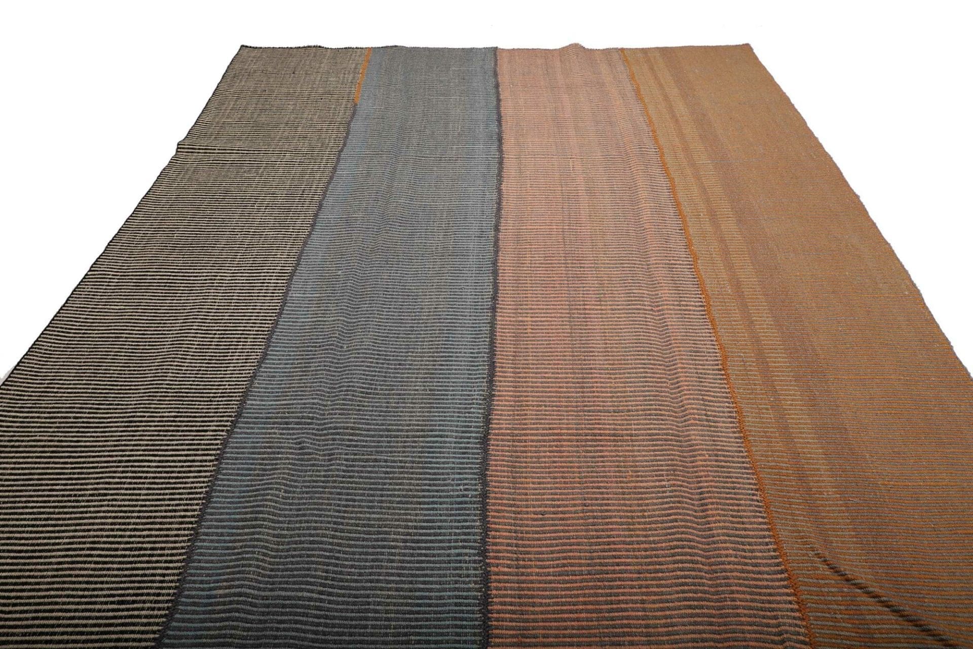 kelim-teppich-225-x-328-cm-rustikales-design-handgewebt-1 Handgewebter Kelim Perserteppich 225 × 328 cm