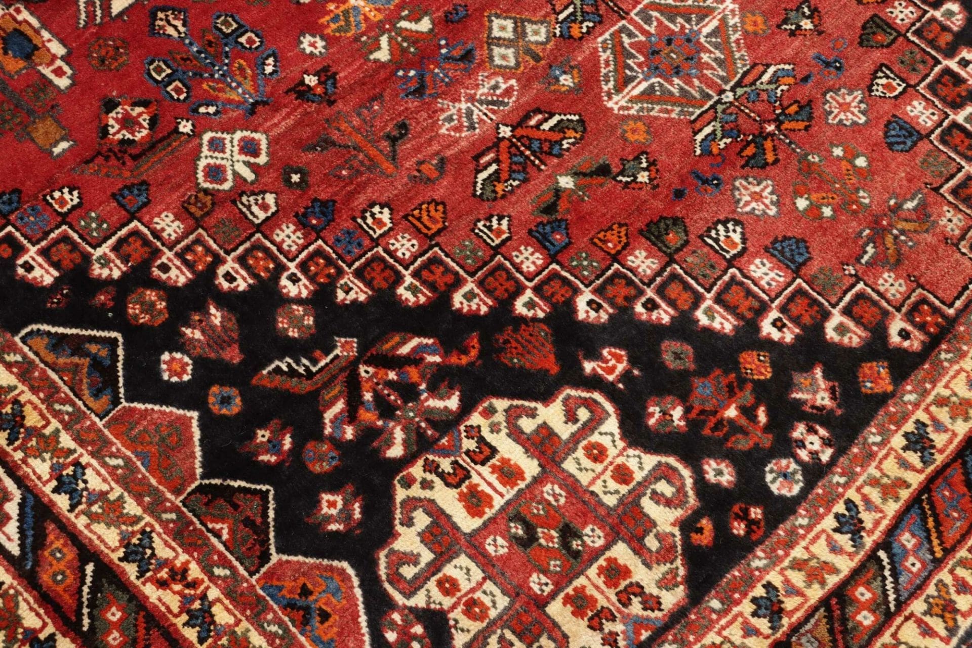 gashghai-orientteppich-181-x-270cm-handgeknupft-aus-schurwolle-5 Qashqai Perserteppich 181 × 270 cm aus Wolle, handgeknüpft