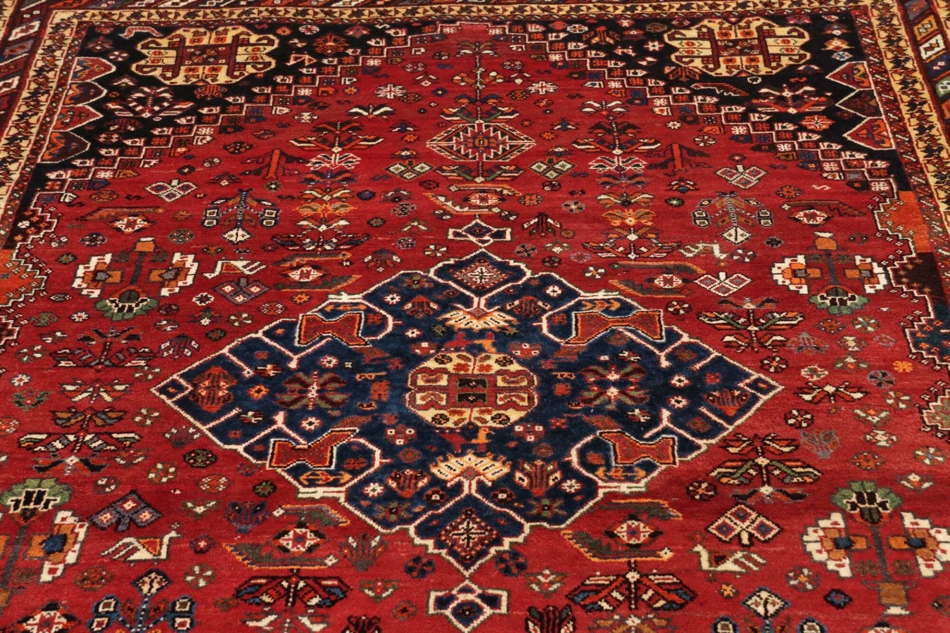 gashghai-orientteppich-181-x-270cm-handgeknupft-aus-schurwolle-7 Qashqai Perserteppich 181 × 270 cm aus Wolle, handgeknüpft