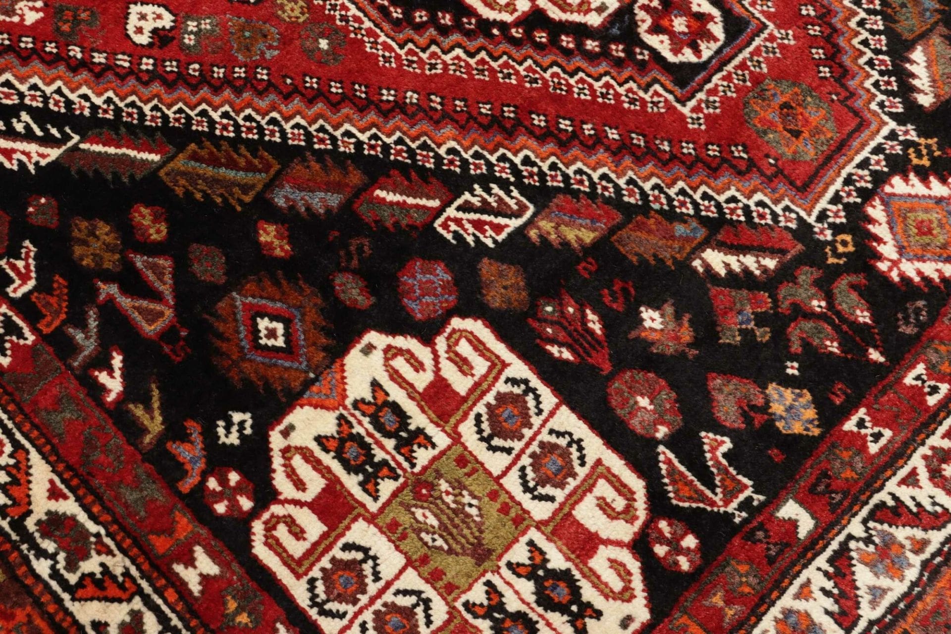 Handgeknüpfter Shiraz Perserteppich 185 × 270 cm