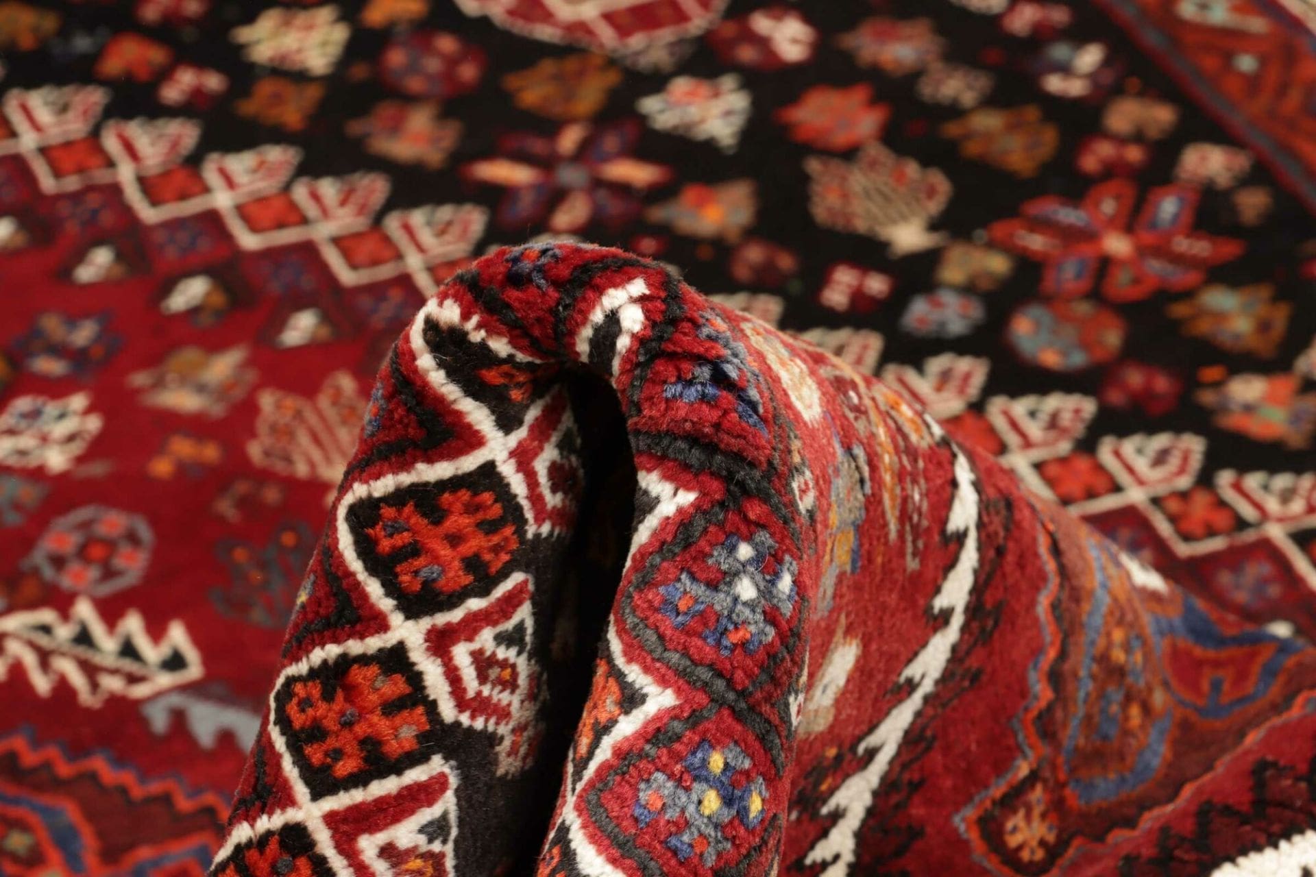 Shiraz Perserteppich aus Iran, 178 × 250 cm