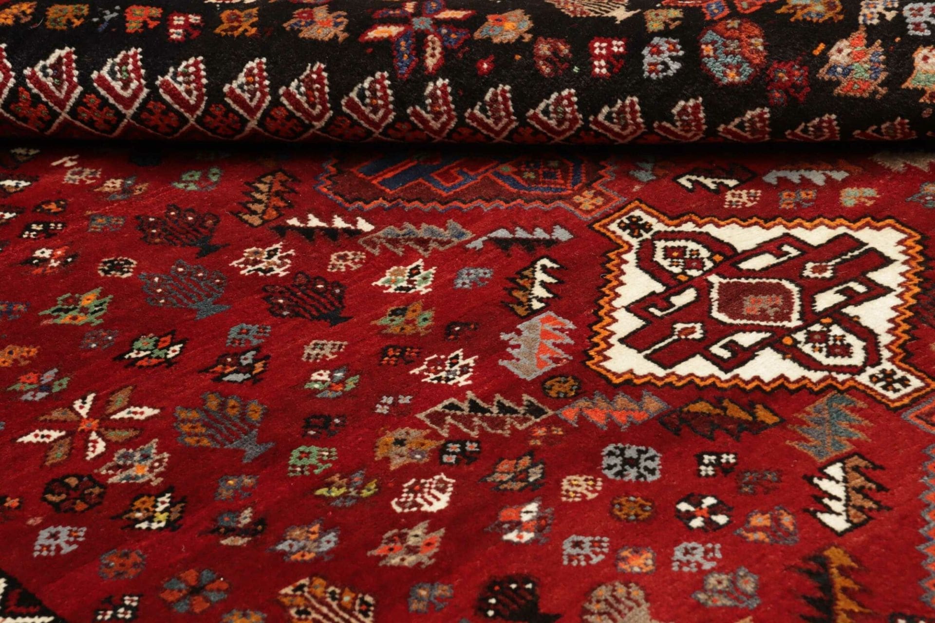 Shiraz Perserteppich aus Iran, 178 × 250 cm