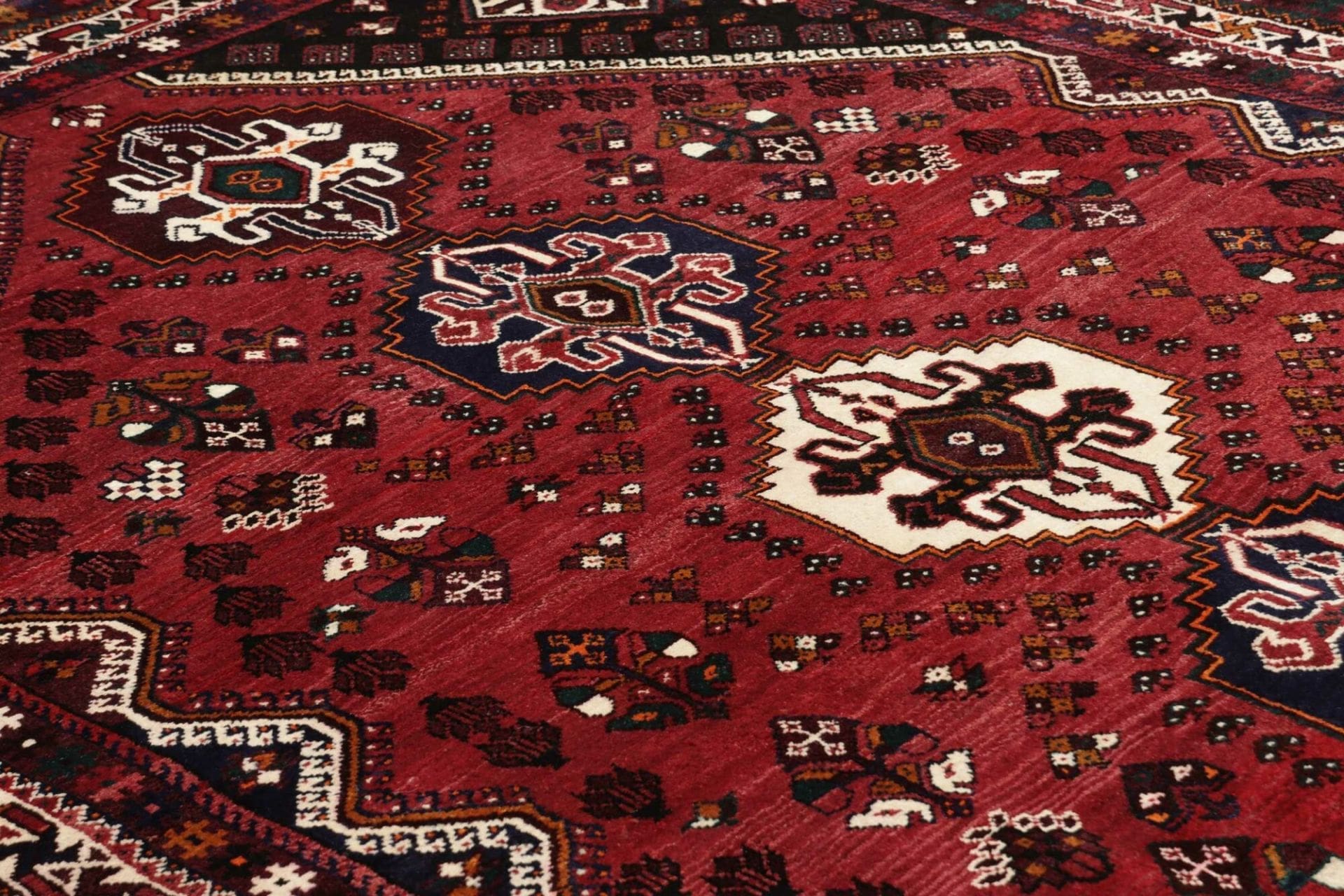Shiraz Perserteppich 183 × 268 cm aus Wolle, handgeknüpft
