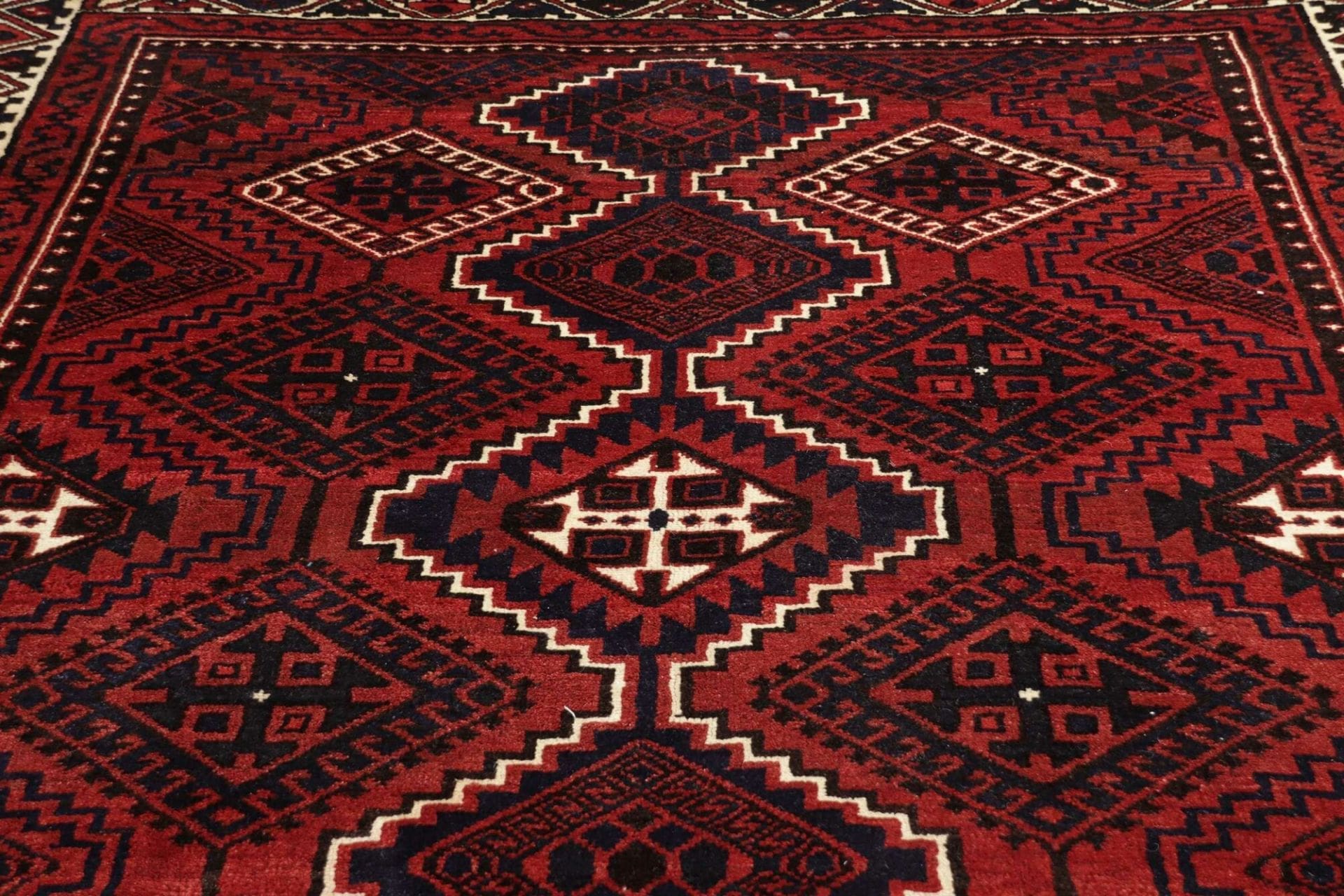 lori-orientteppich-230-x-300cm-geometrisch-handgeknupft-8 Loribaft Perserteppich 230 × 300 cm aus Wolle, handgeknüpft