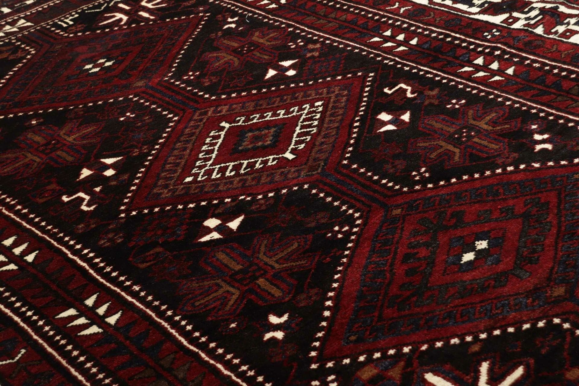 Loribaft Perserteppich aus Iran, 231 × 317 cm