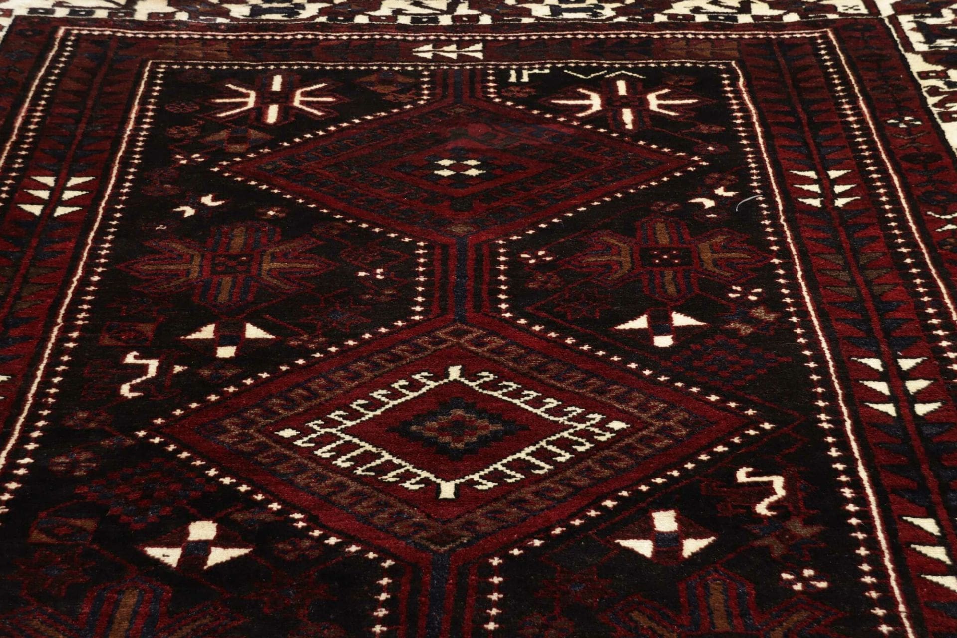 Loribaft Perserteppich aus Iran, 231 × 317 cm