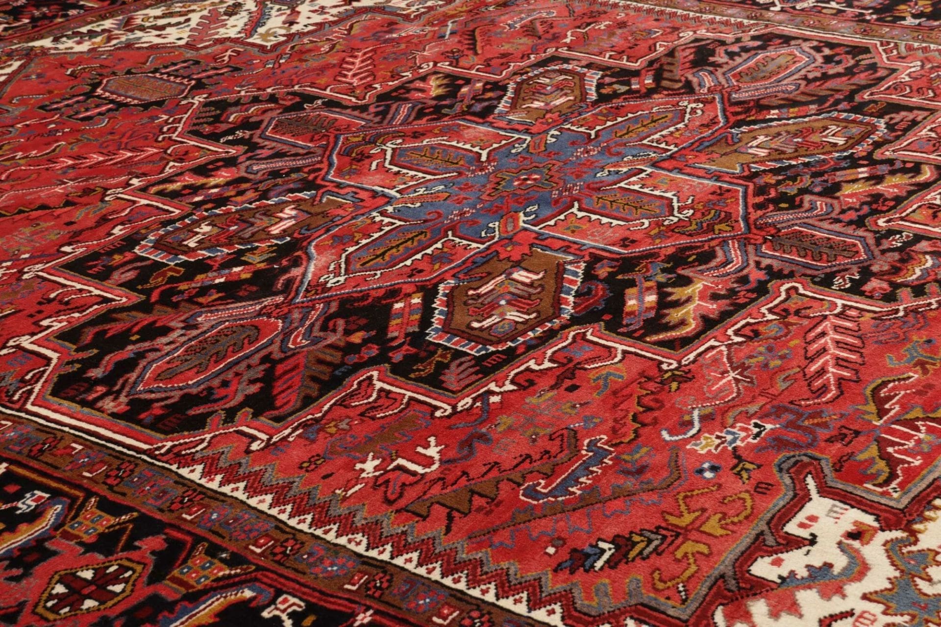 Heriz Perserteppich aus Iran, 281 × 340 cm