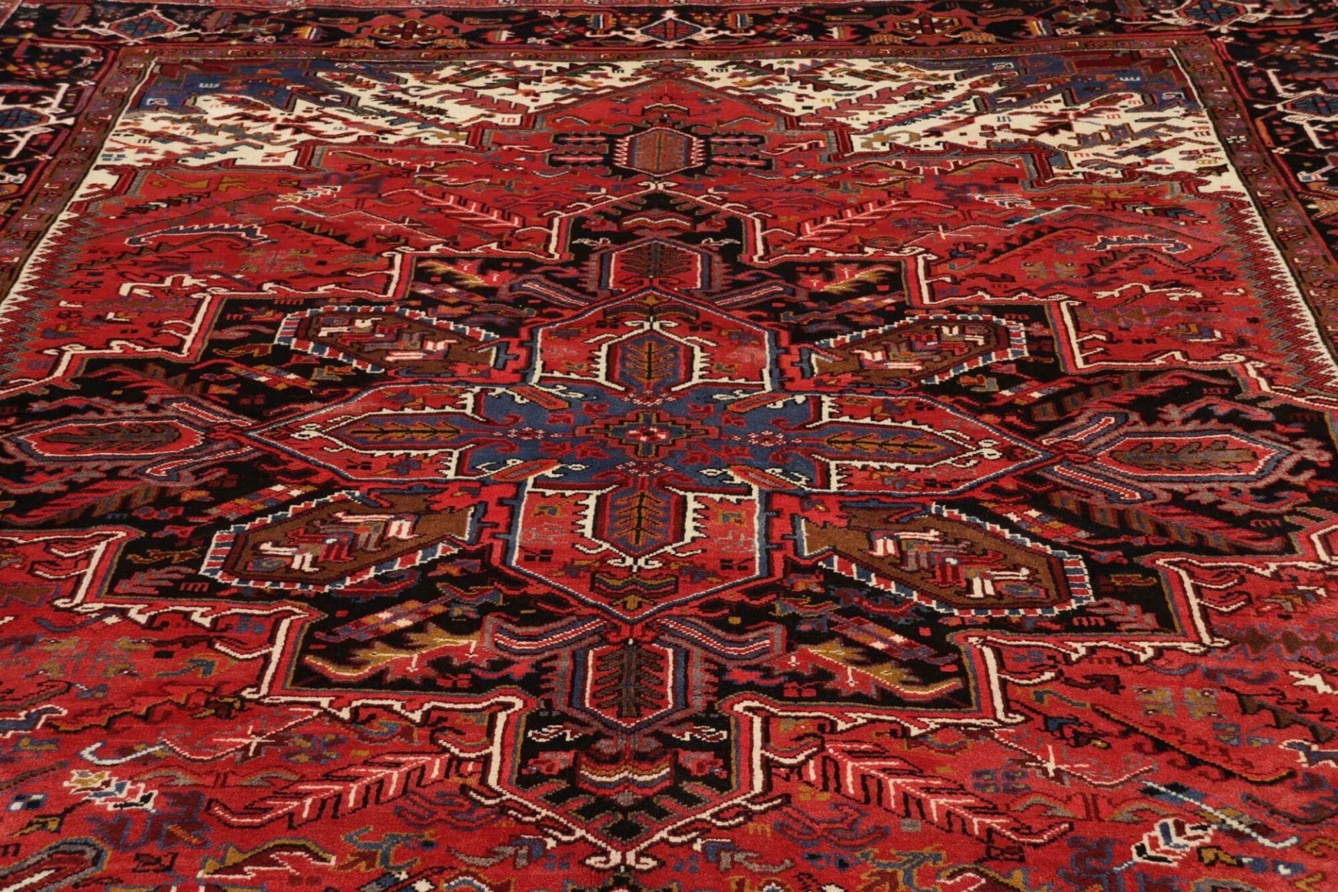 Heriz Perserteppich aus Iran, 281 × 340 cm
