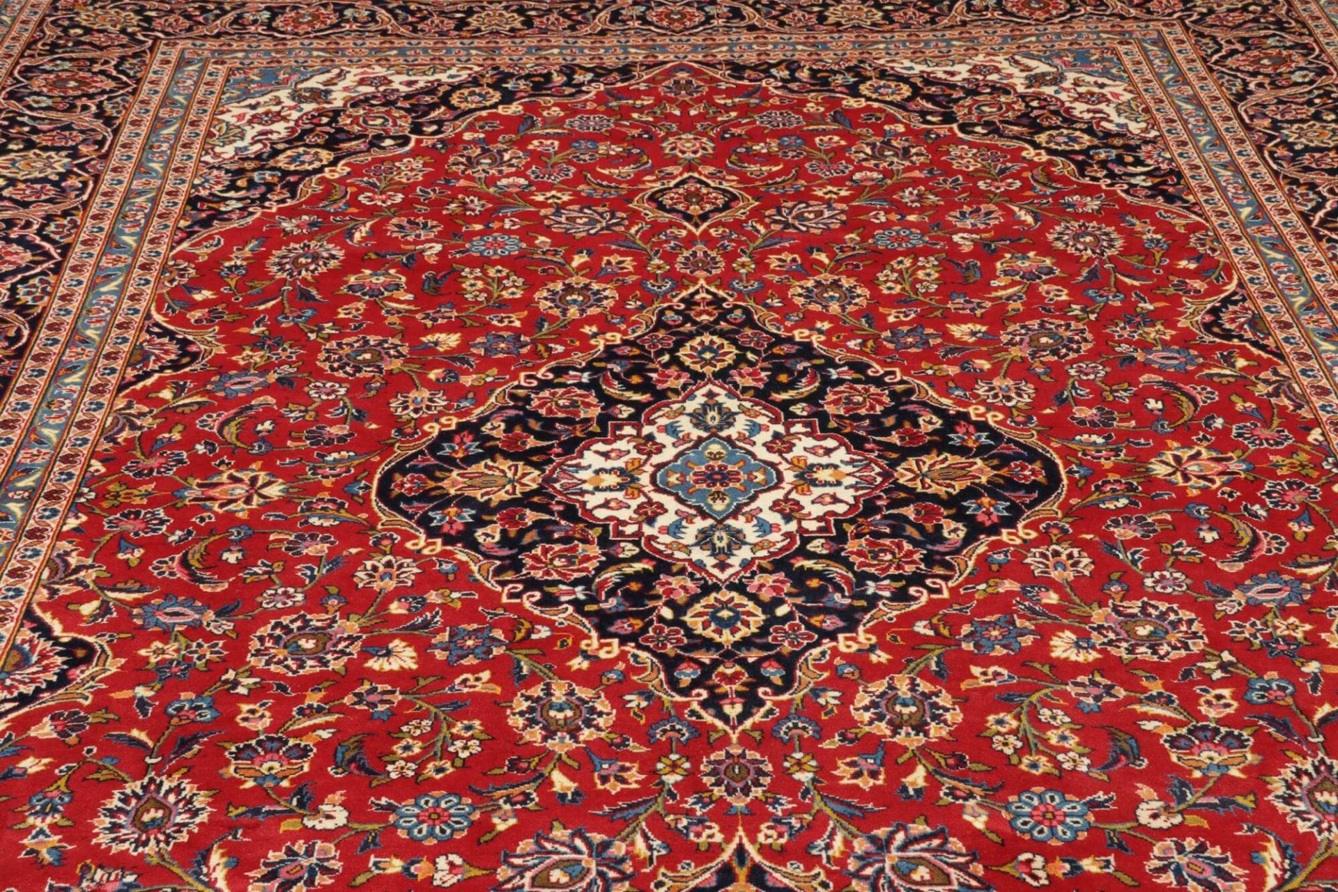 kashan-teppich-248-x-380cm-schurwolle-florales-muster-handgeknupft-7 Handgeknüpfter Kashan Perserteppich 248 × 380 cm