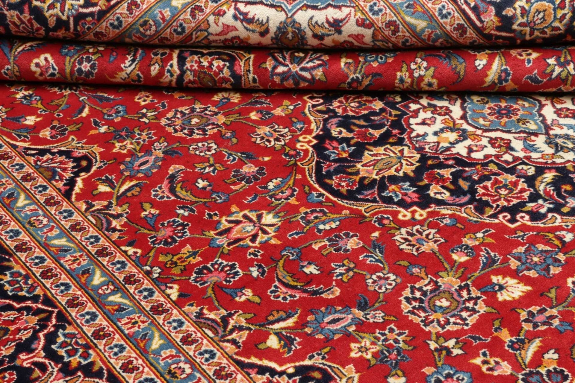 kashan-teppich-248-x-380cm-schurwolle-florales-muster-handgeknupft-9 Handgeknüpfter Kashan Perserteppich 248 × 380 cm