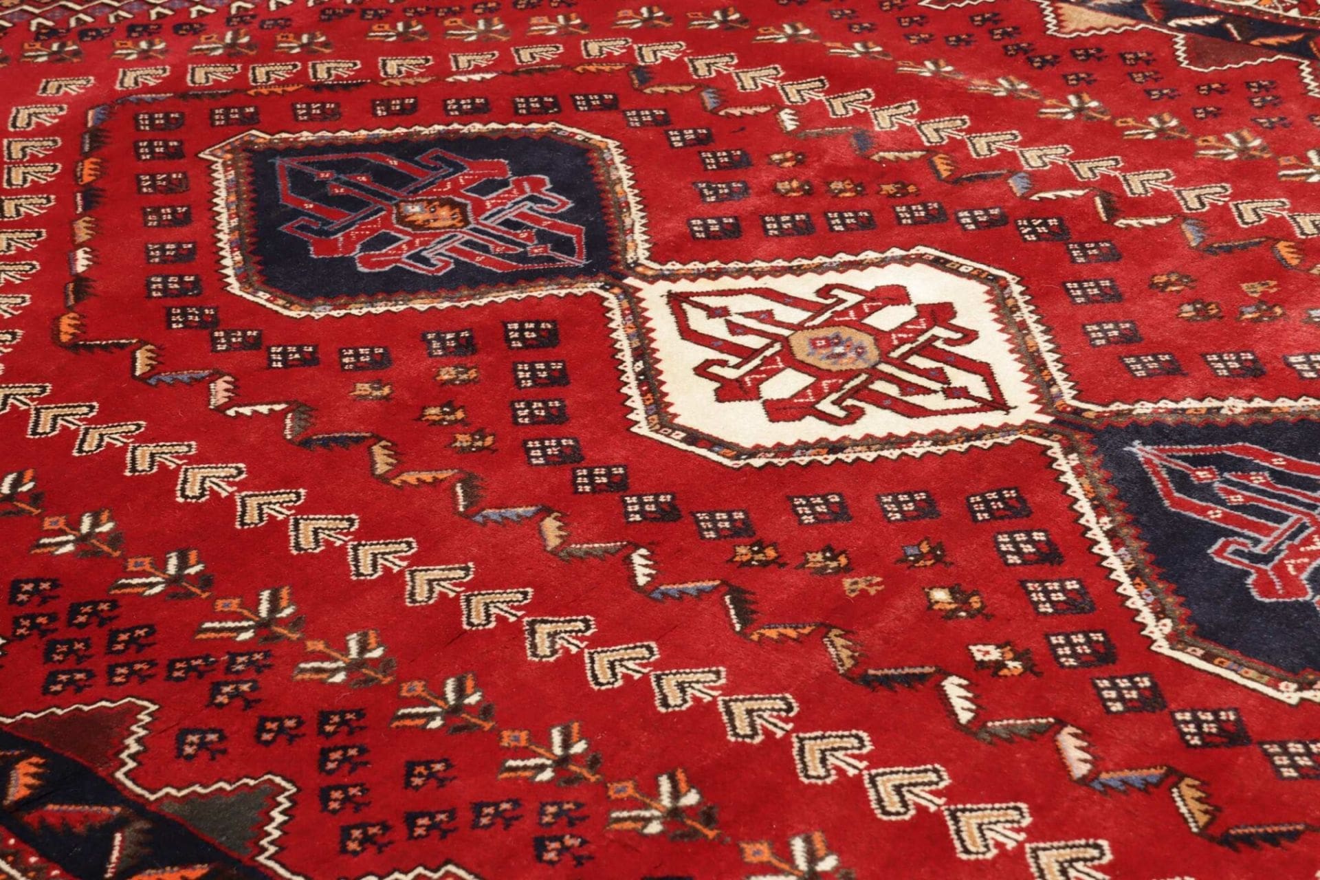 Qashqai Perserteppich aus Iran, 185 × 258 cm