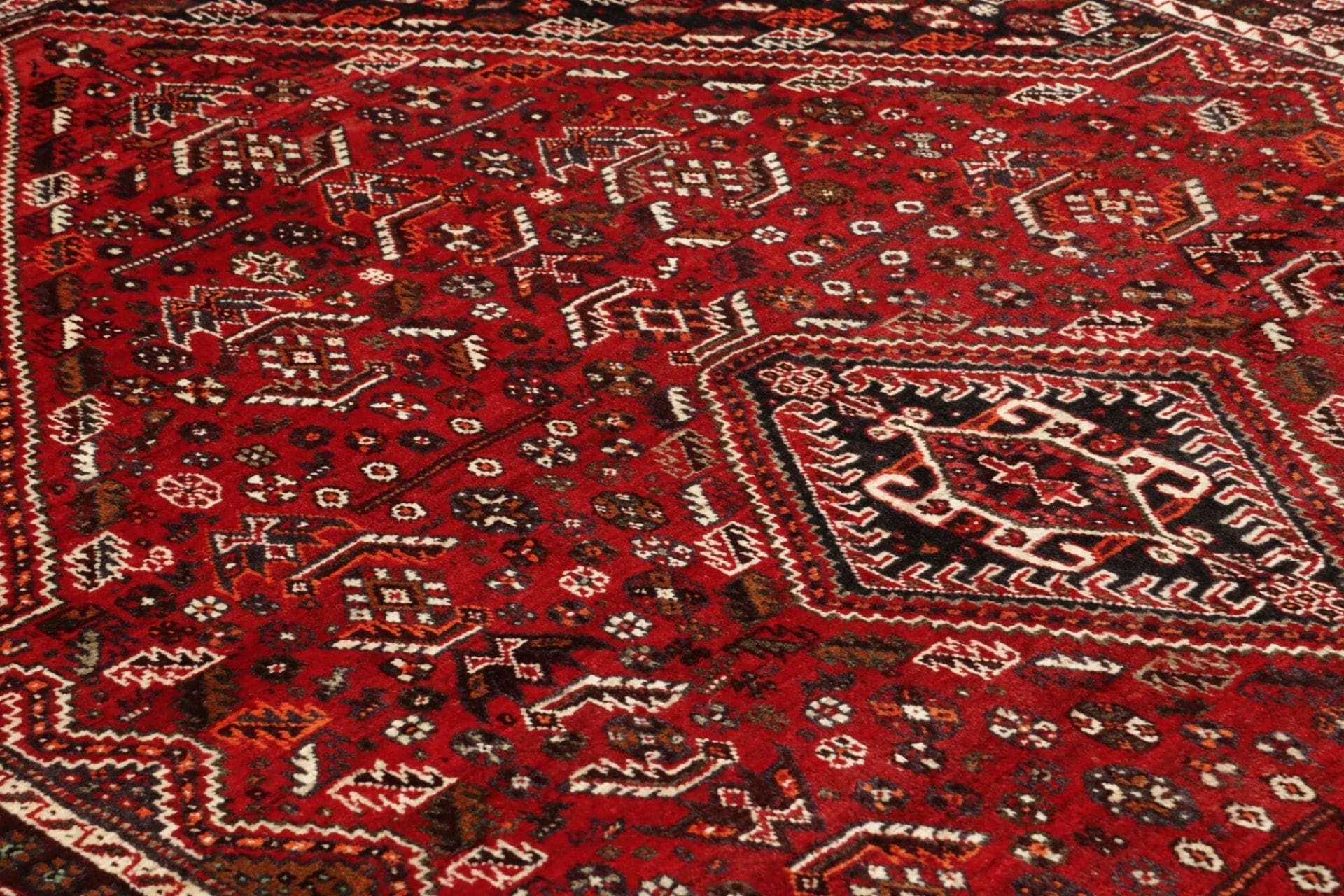 Qashqai Perserteppich aus Iran, 178 × 275 cm