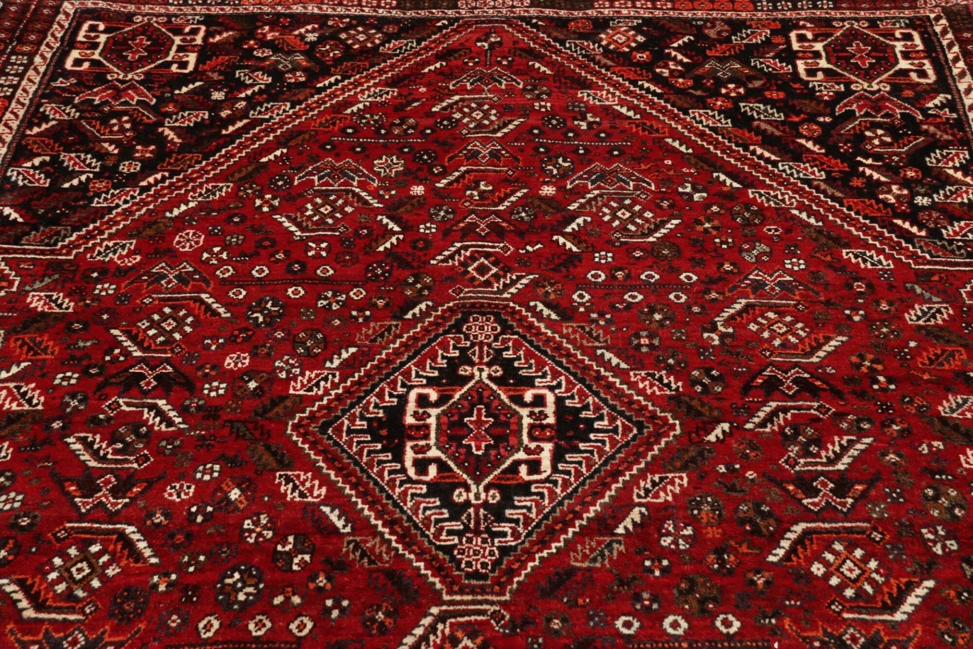 Qashqai Perserteppich aus Iran, 178 × 275 cm