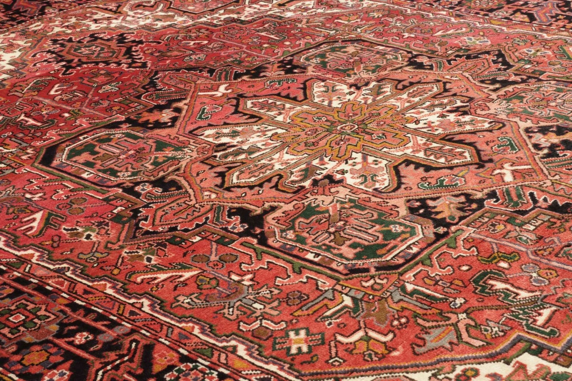 Heriz Perserteppich 233 × 320 cm aus Wolle, handgeknüpft