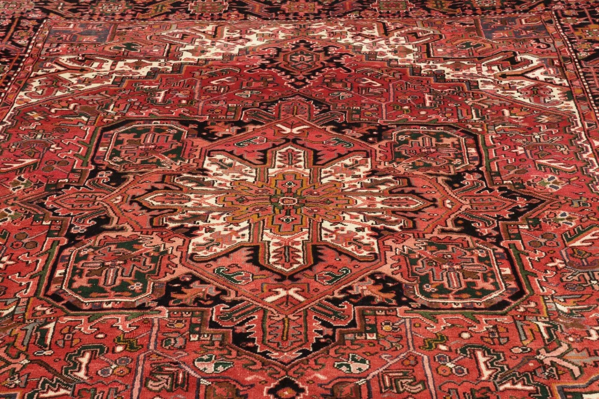 Heriz Perserteppich 233 × 320 cm aus Wolle, handgeknüpft