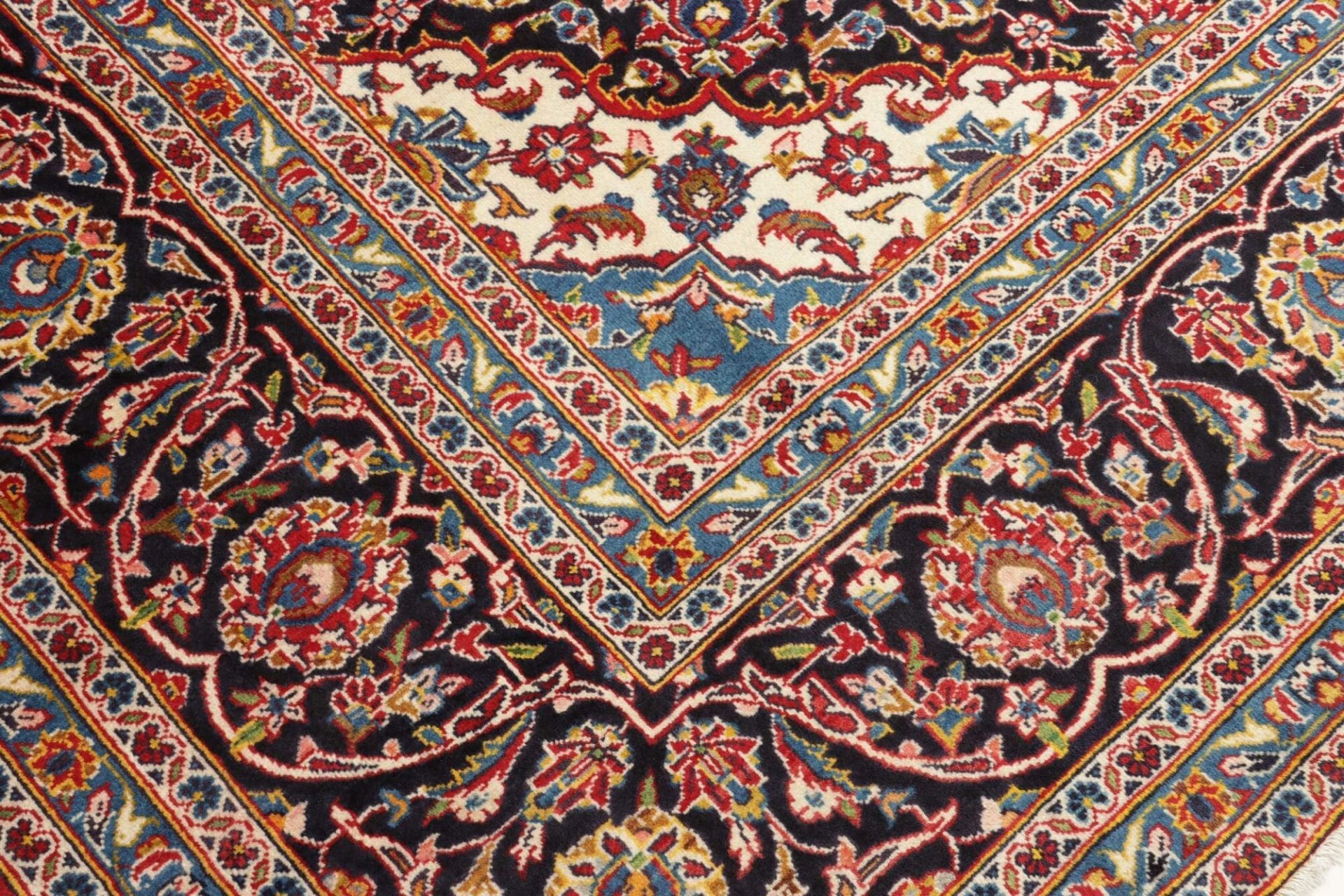 Handgeknüpfter Kashan Perserteppich 276 × 385 cm
