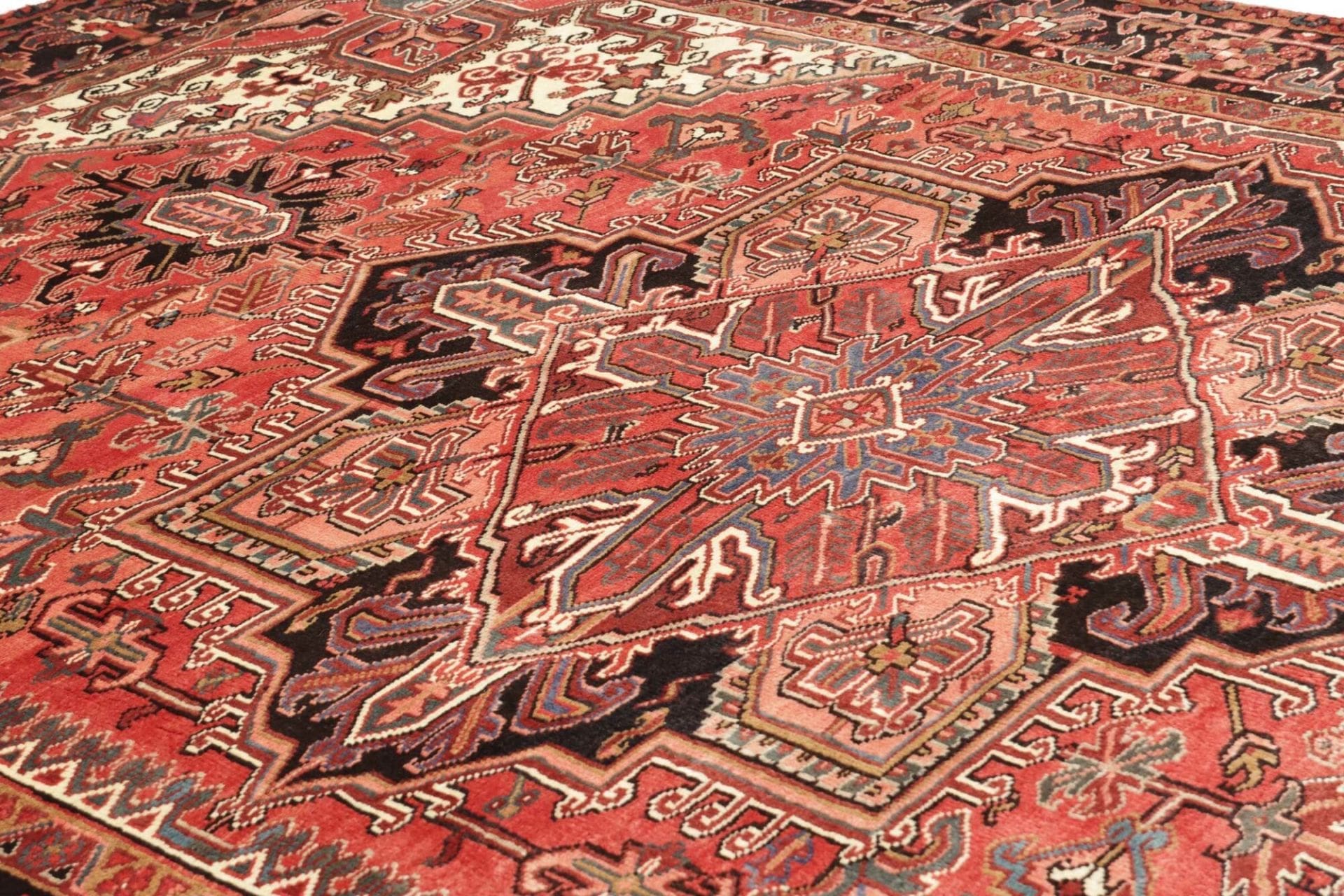 Handgeknüpfter Heriz Perserteppich 236 × 315 cm