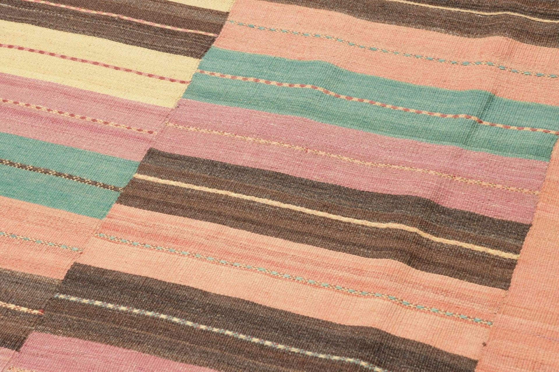 Kelim Perserteppich aus Iran, 260 × 380 cm