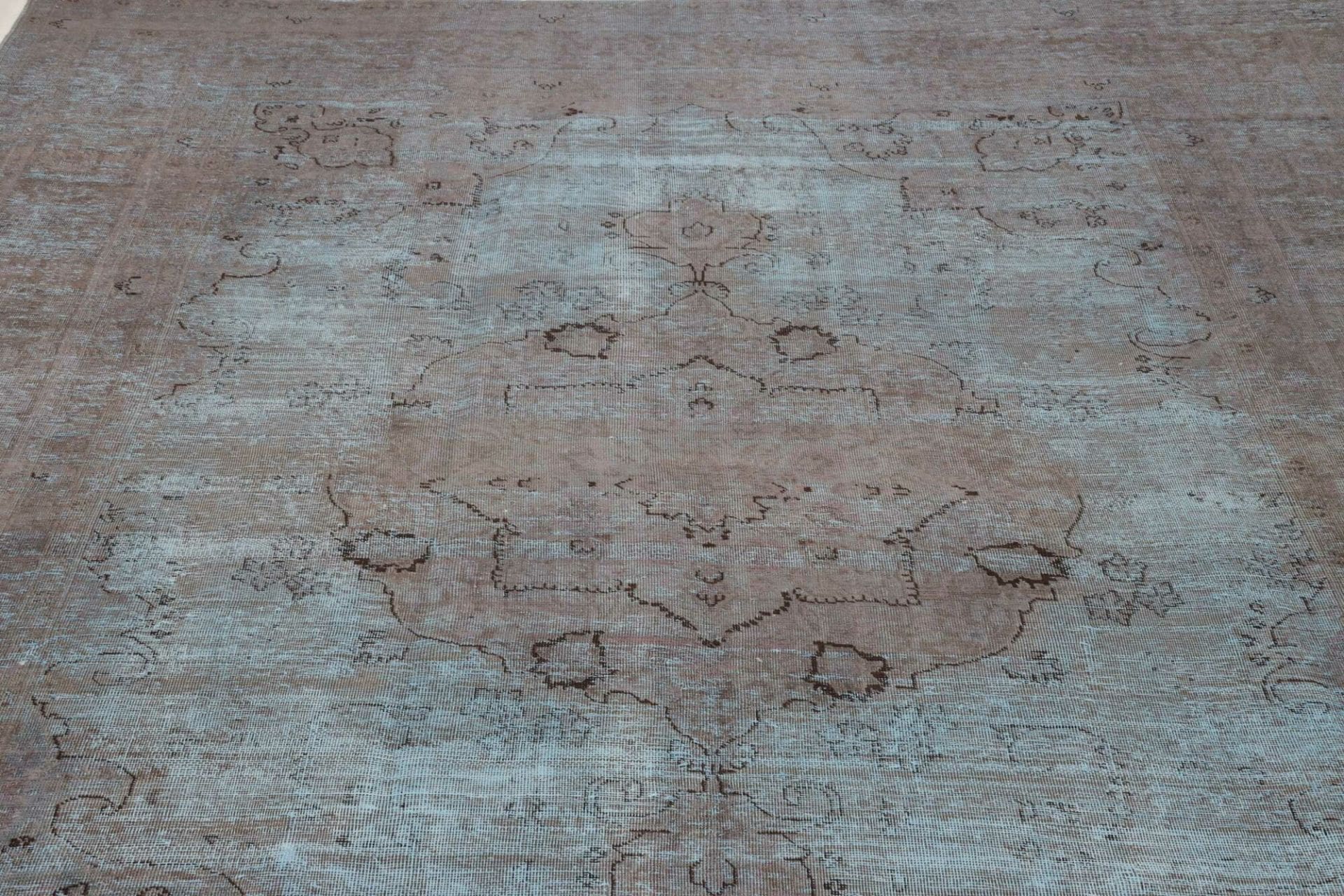 Perserteppich aus Iran, 243 × 325 cm