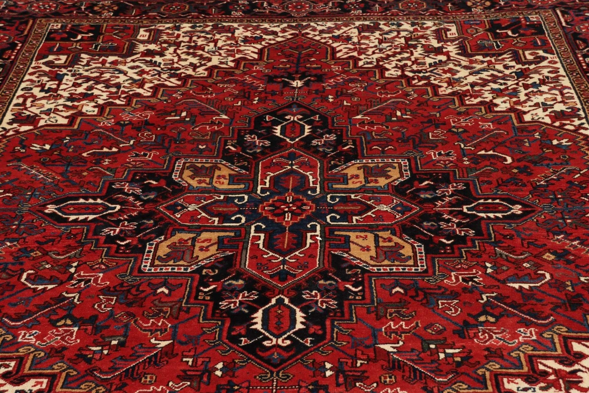 Heriz Perserteppich 251 × 315 cm aus Wolle, handgeknüpft