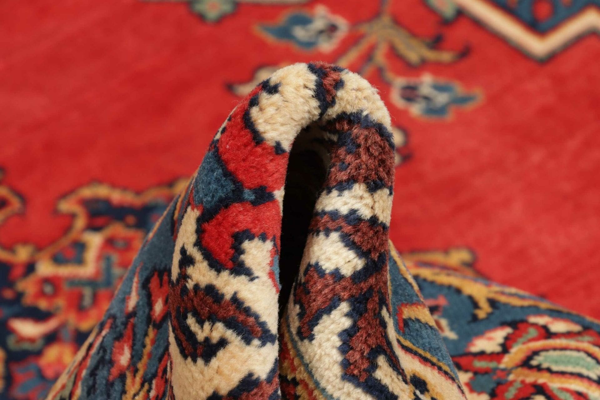Perserteppich aus Iran, 273 × 380 cm