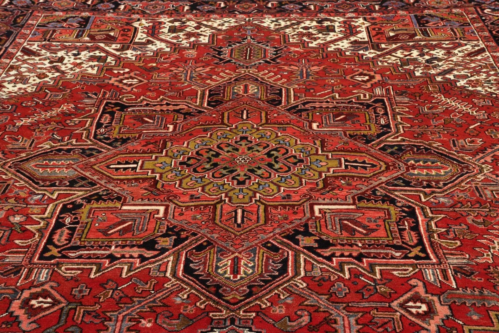 Handgeknüpfter Heriz Perserteppich, 280 × 340 cm, Wolle