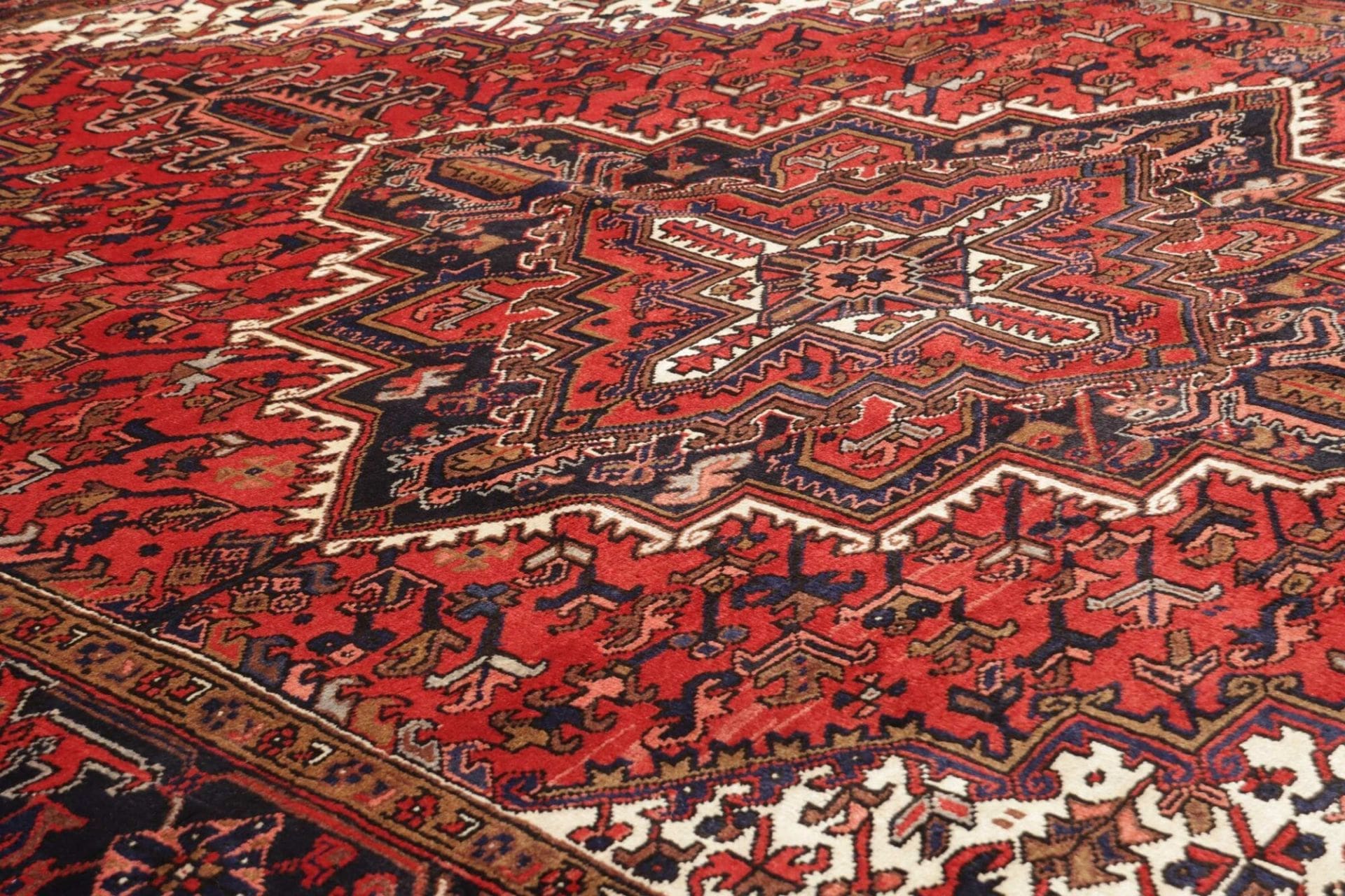 Heriz Perserteppich 248 × 325 cm aus Wolle, handgeknüpft